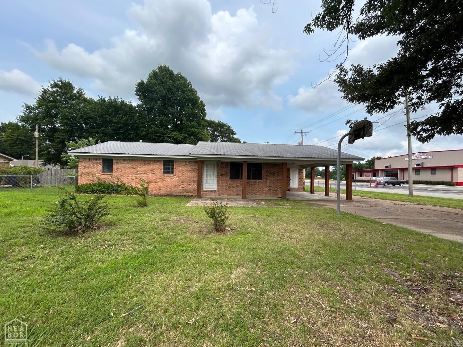 100 Susanne  Tuckerman, AR