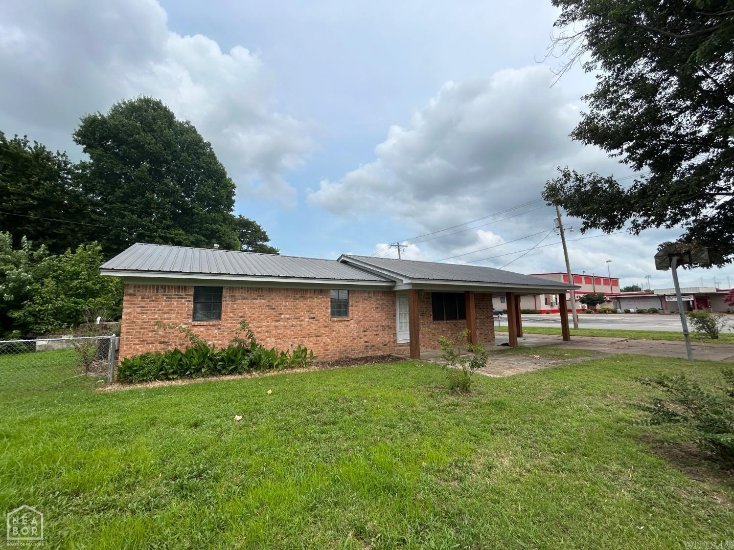 100 Susanne  Tuckerman, AR