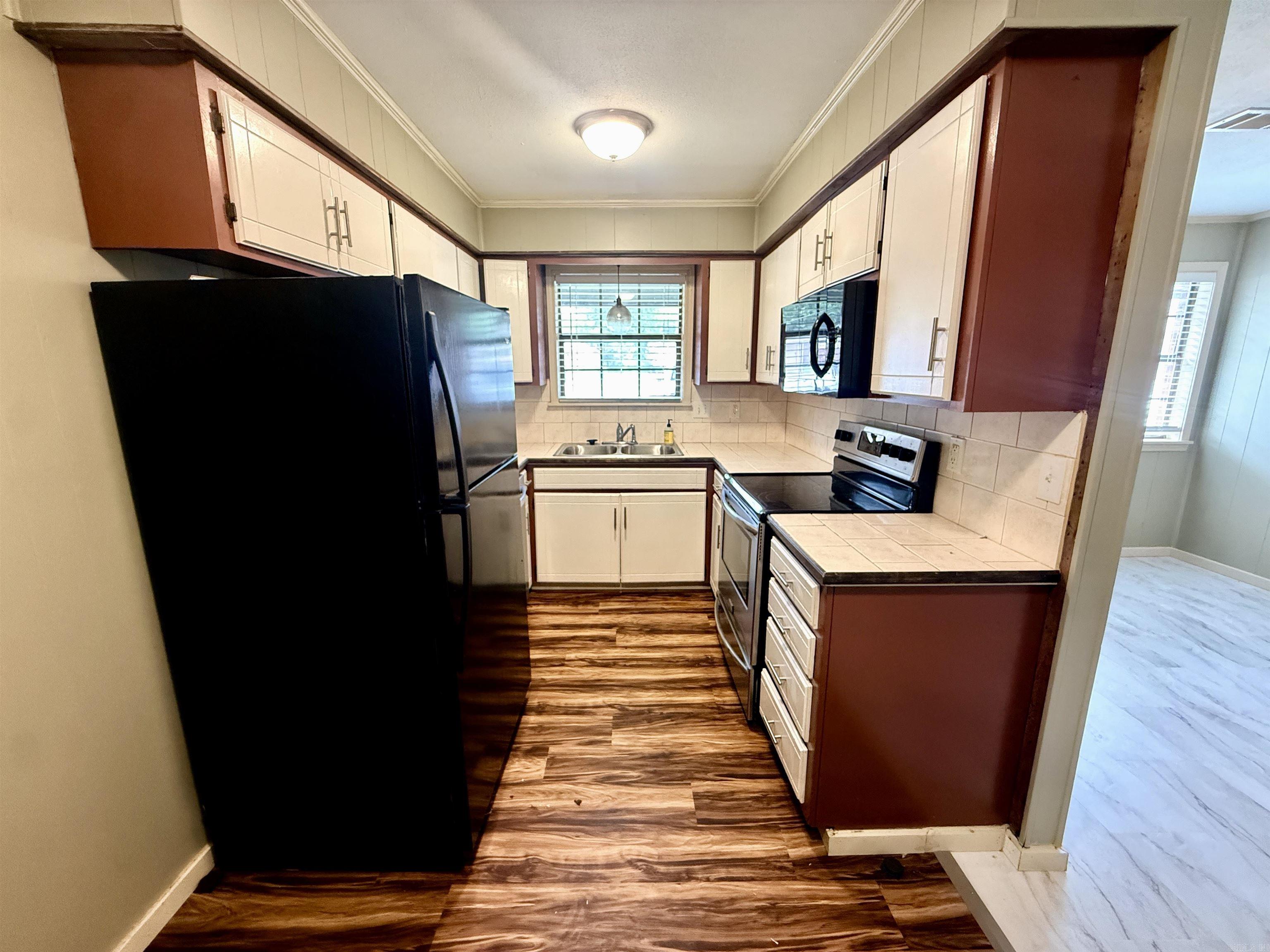 438 Helen St  Conway, AR