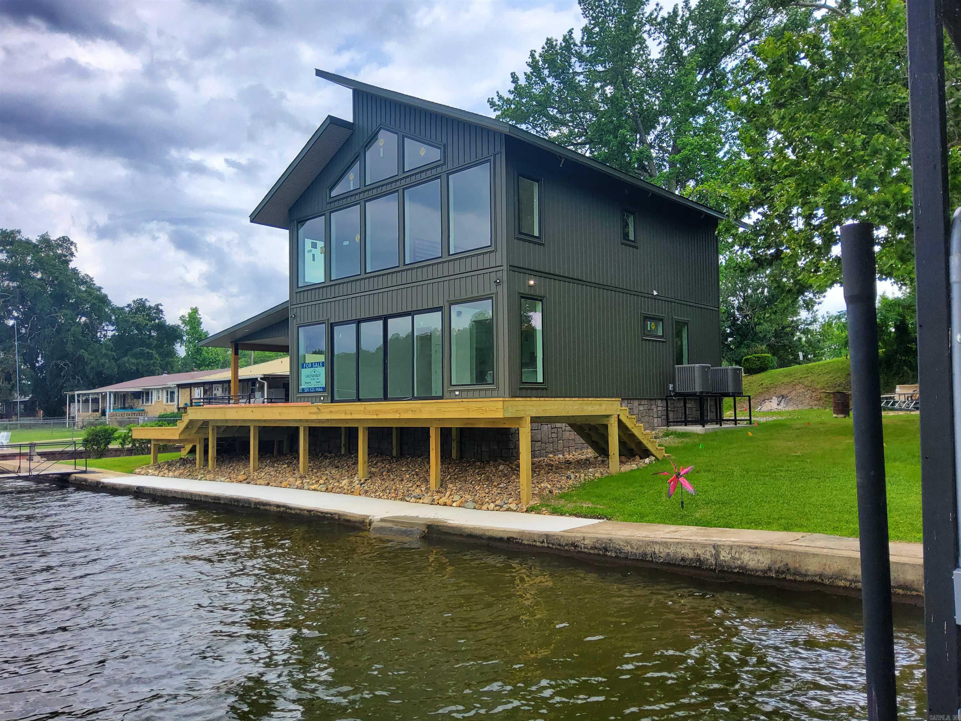 114 Pleasure Isle Point