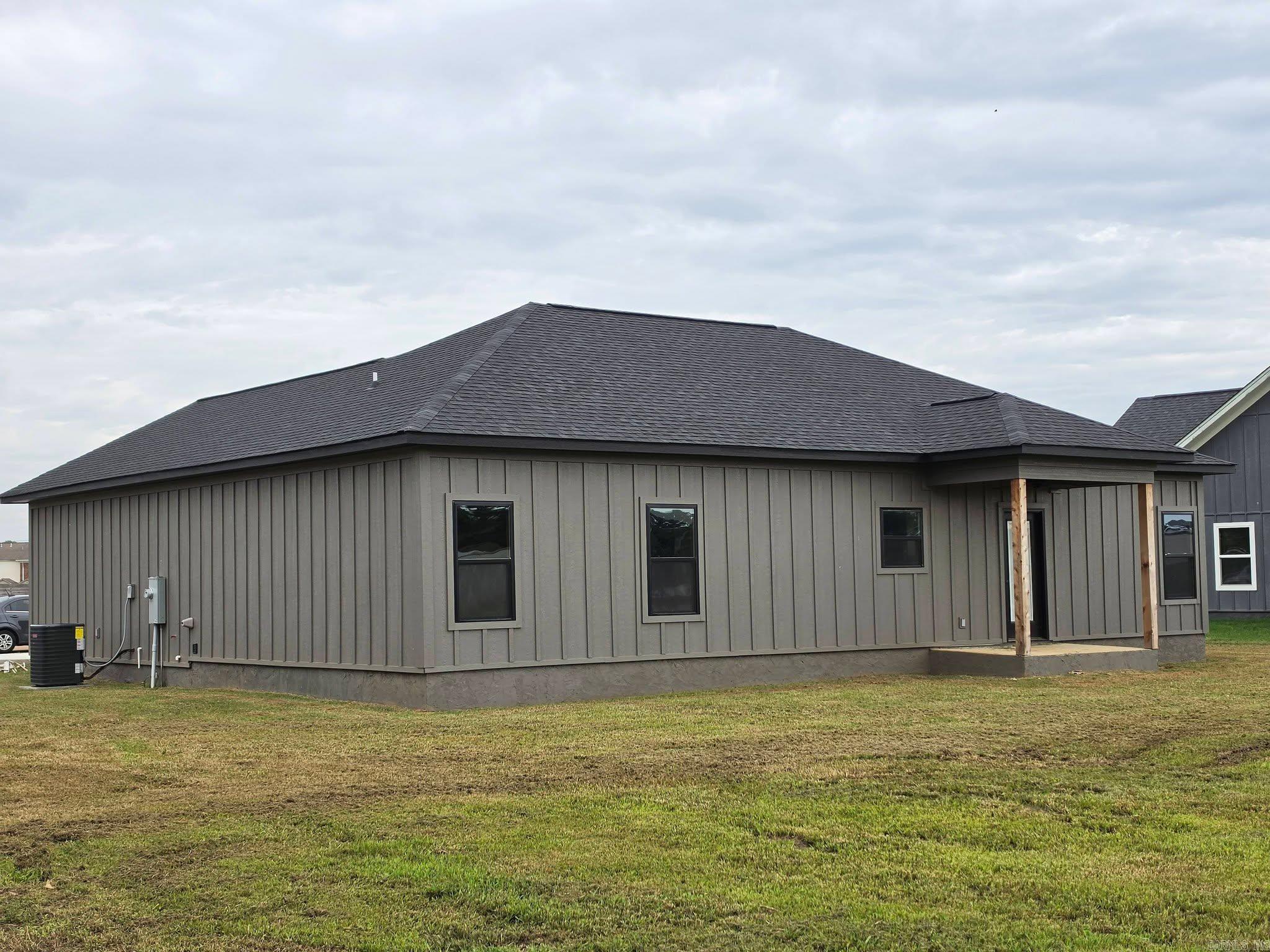 410 Olivia Dr  Newport, AR