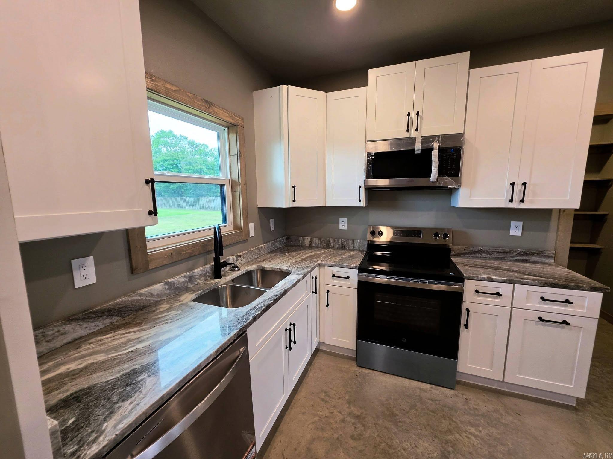 410 Olivia Dr  Newport, AR