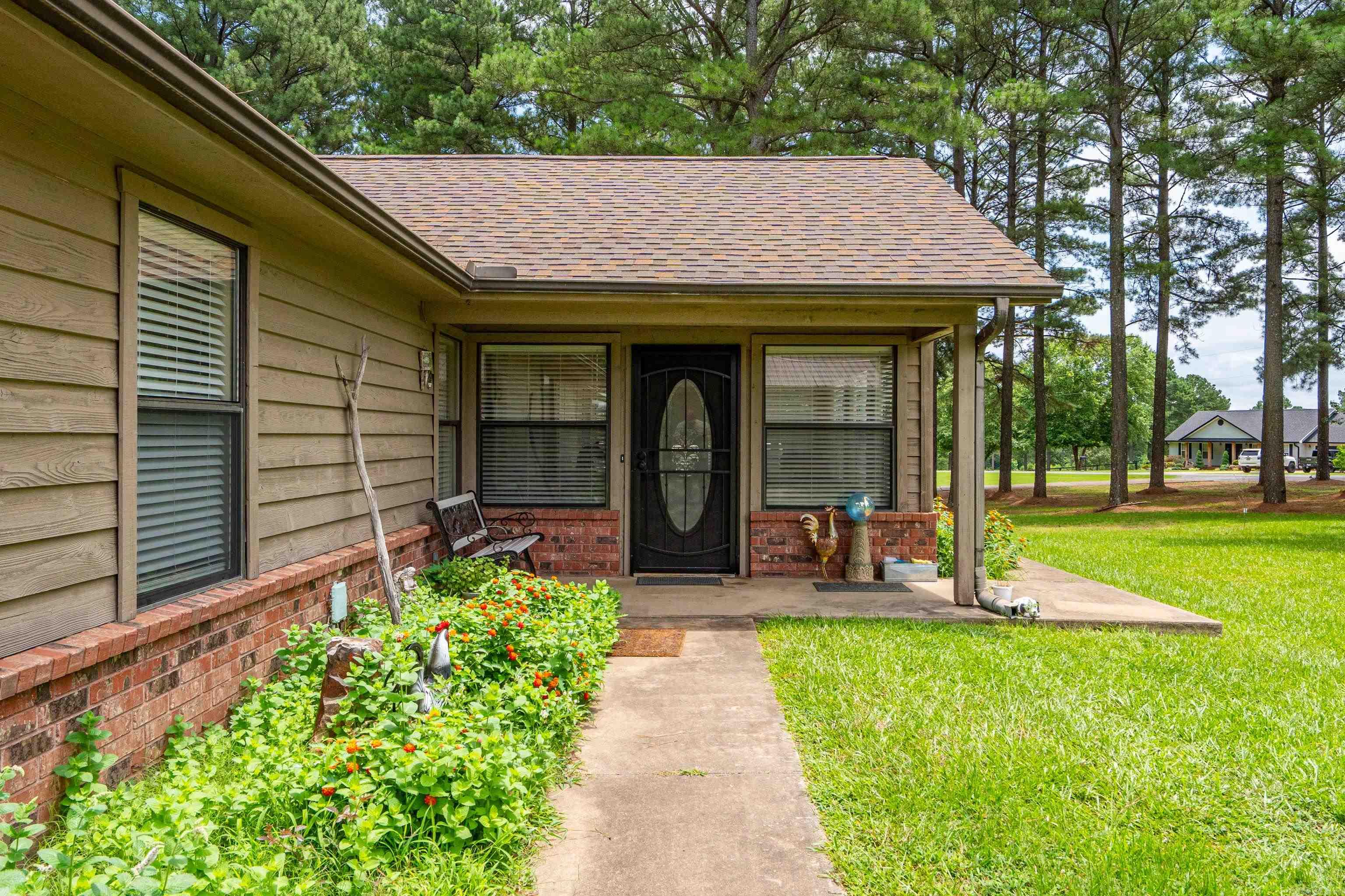 290 Mountain View  Bismarck, AR