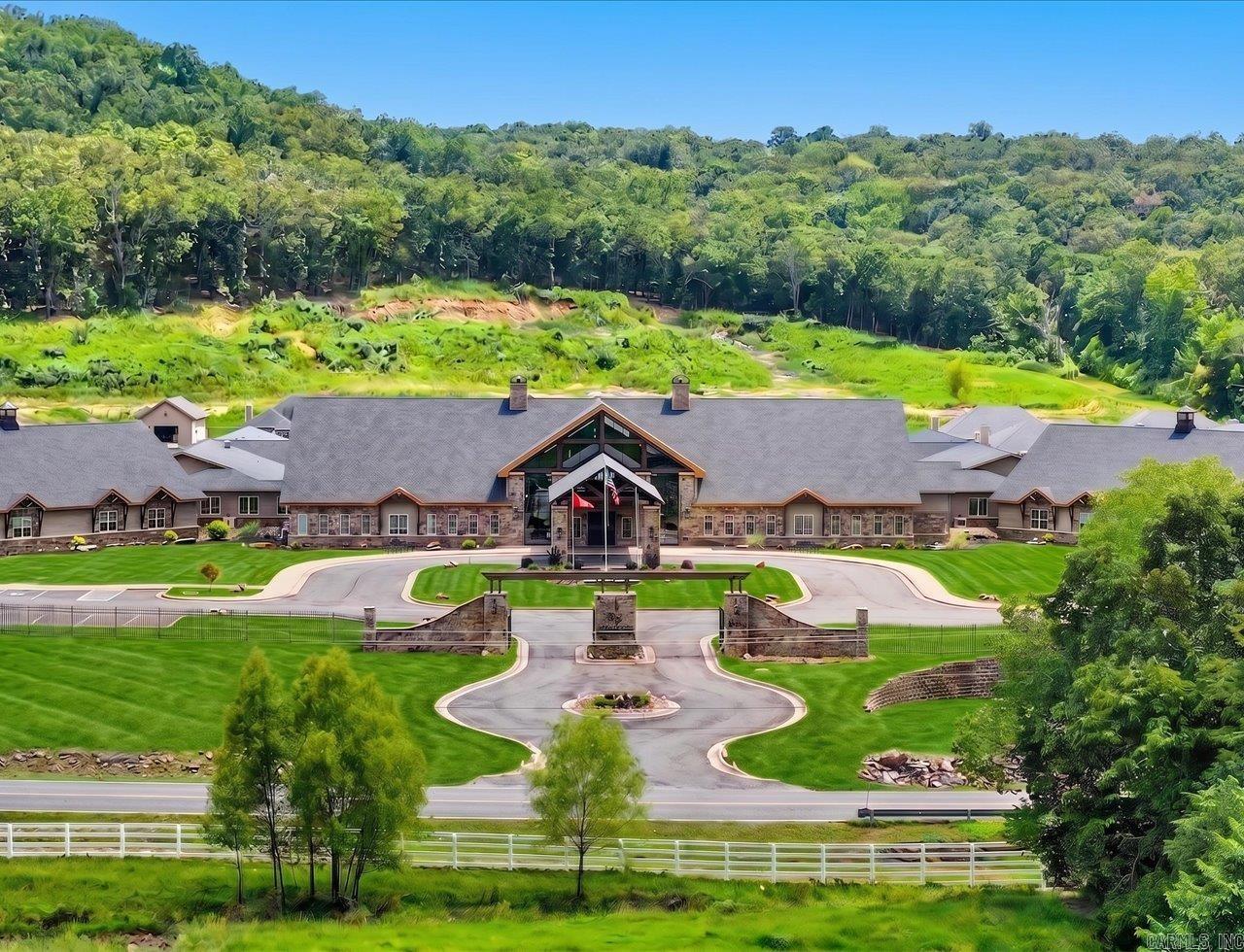 697 Bradley Cove  Russellville, AR