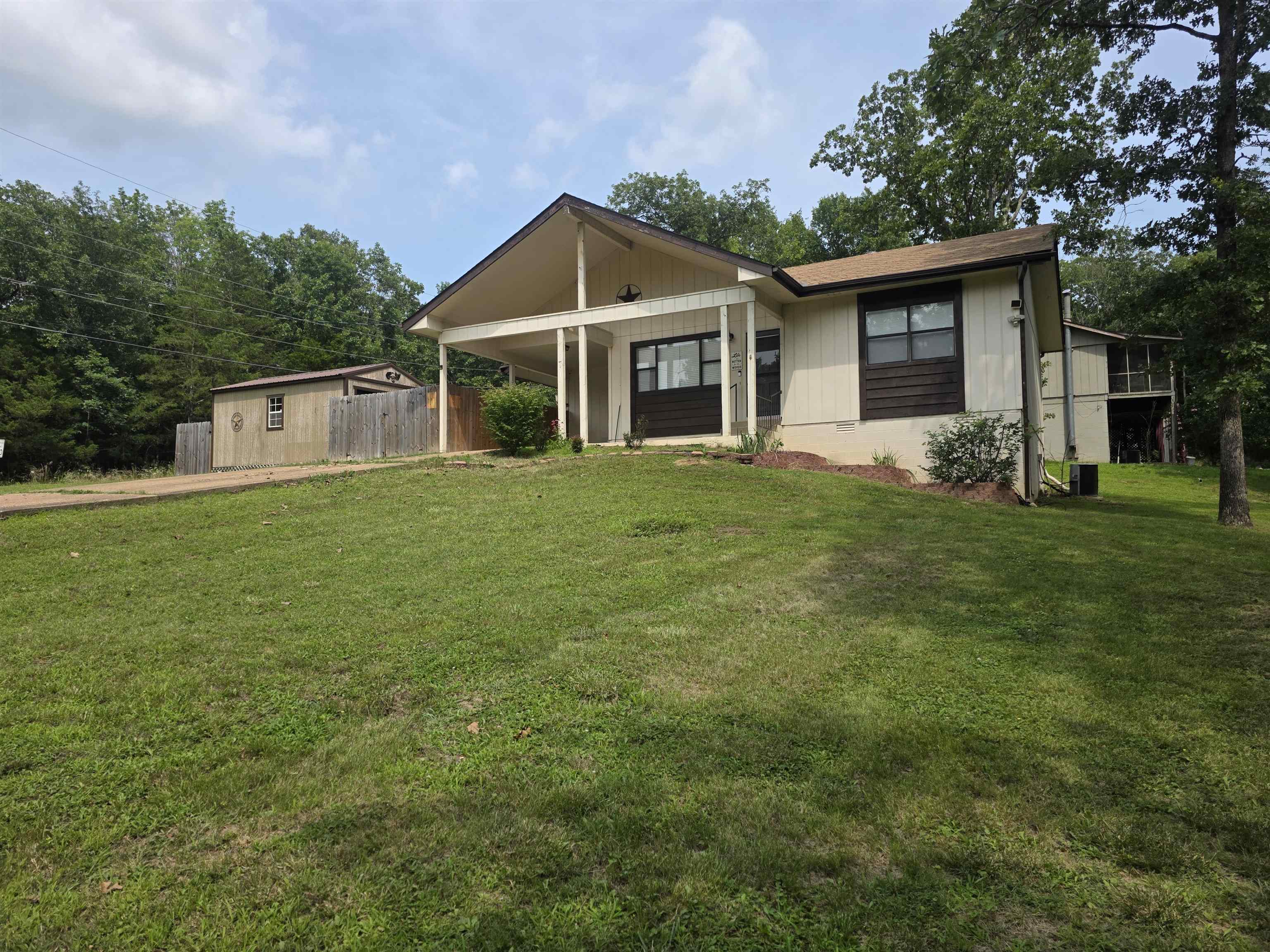 167 Cherokee  Cherokee Village, AR