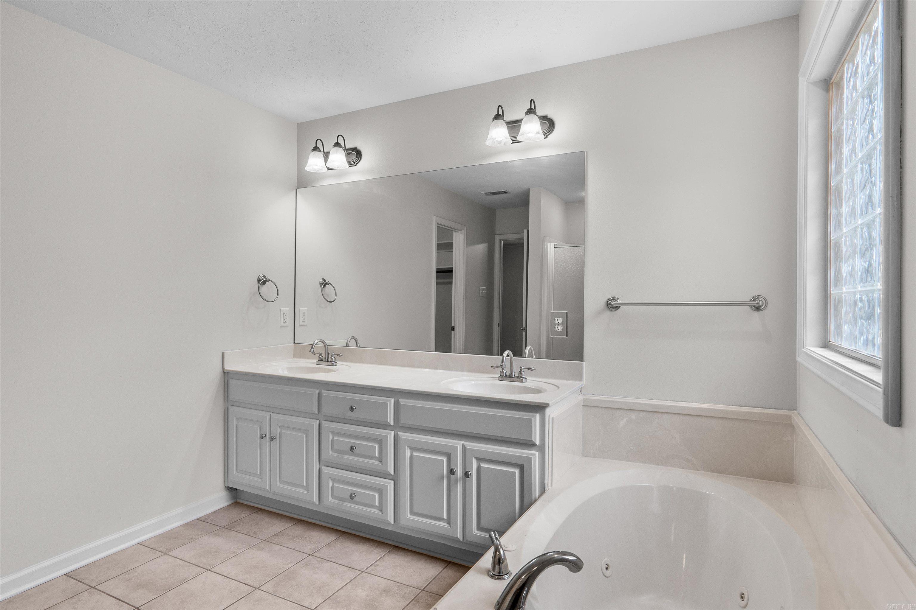 22 Pecan Ln Lane Cabot, AR 72023