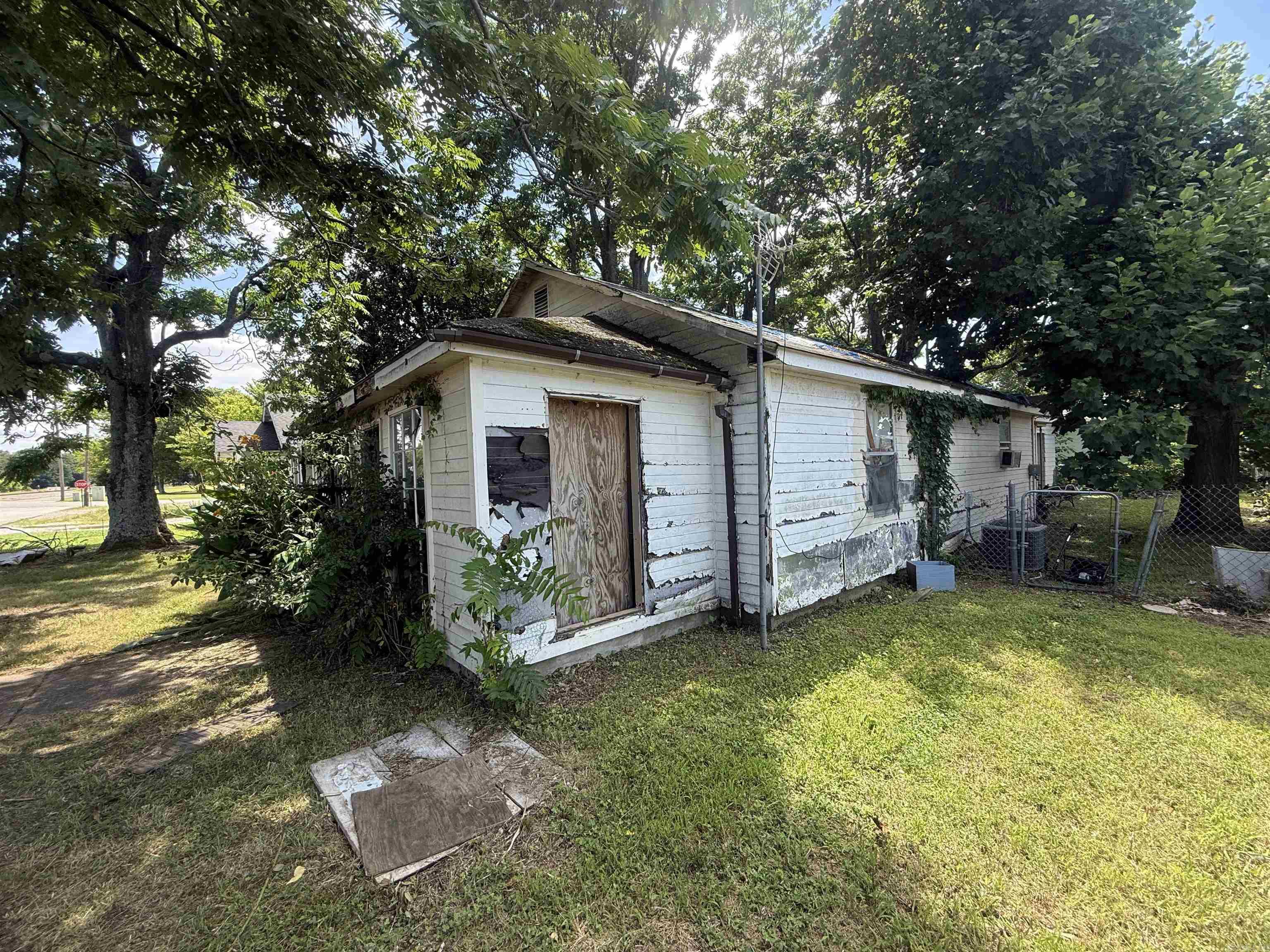 107 N Railroad  Harrisburg, AR