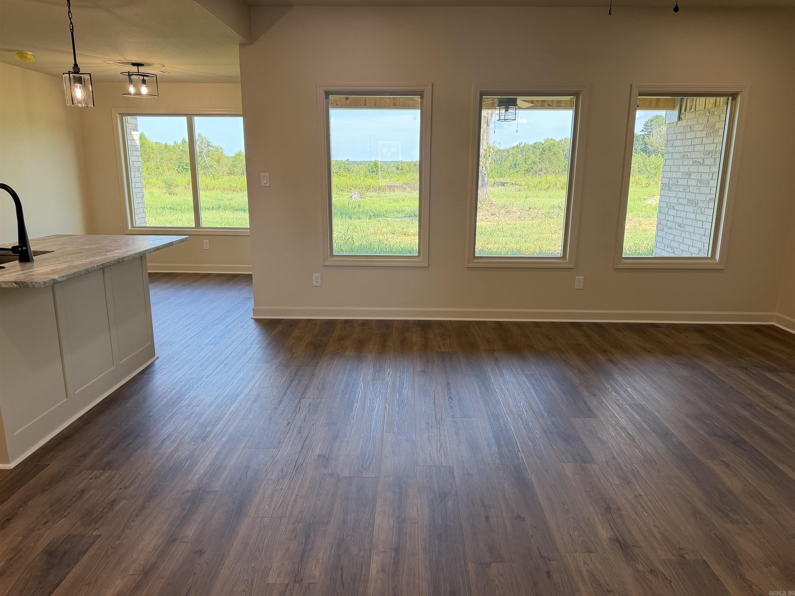 1088 Duke Drive — photo 3