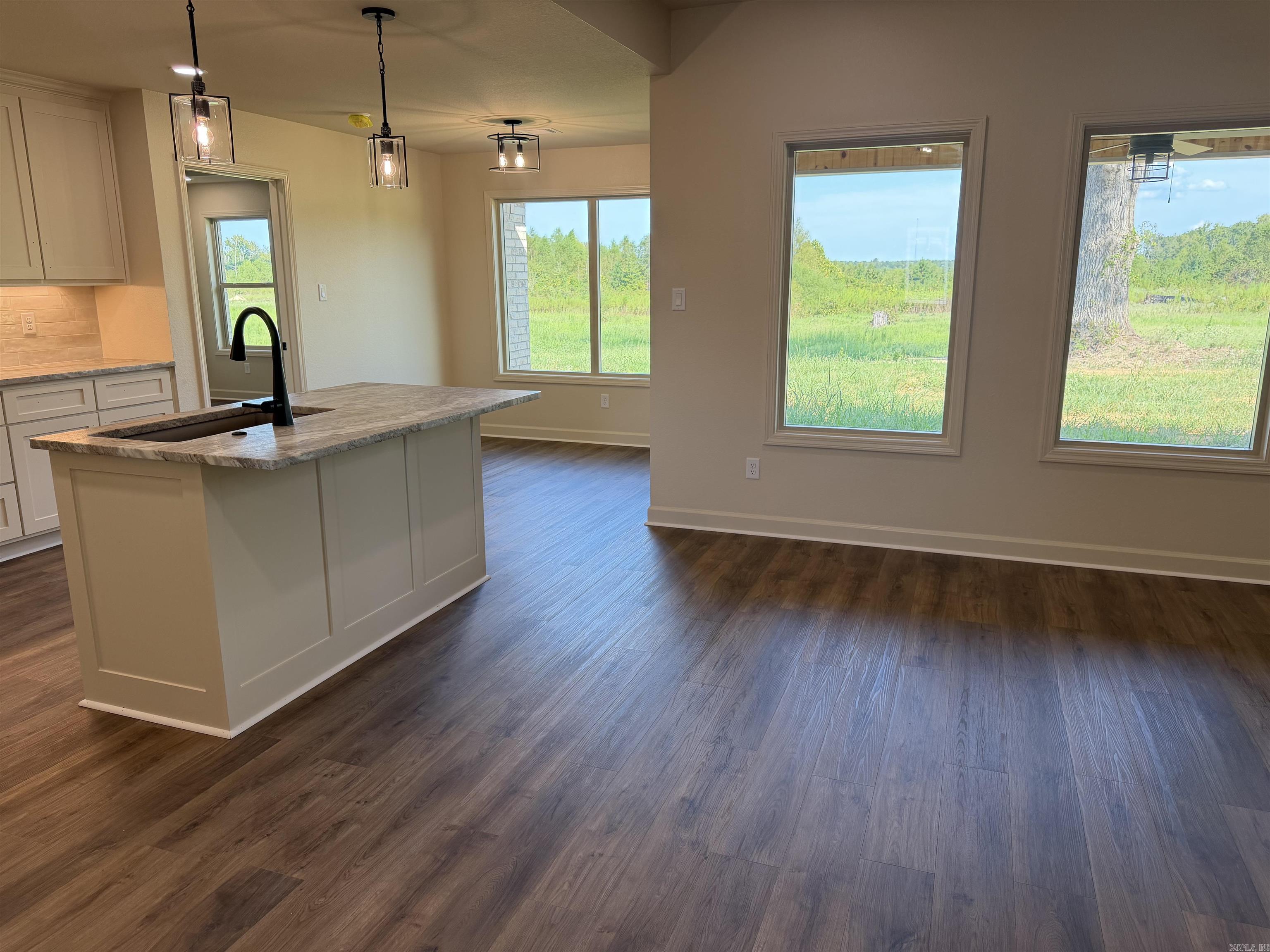1088 Duke Drive — photo 4