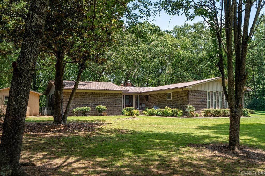 25 Beloit Drive Heber Springs, AR 72543