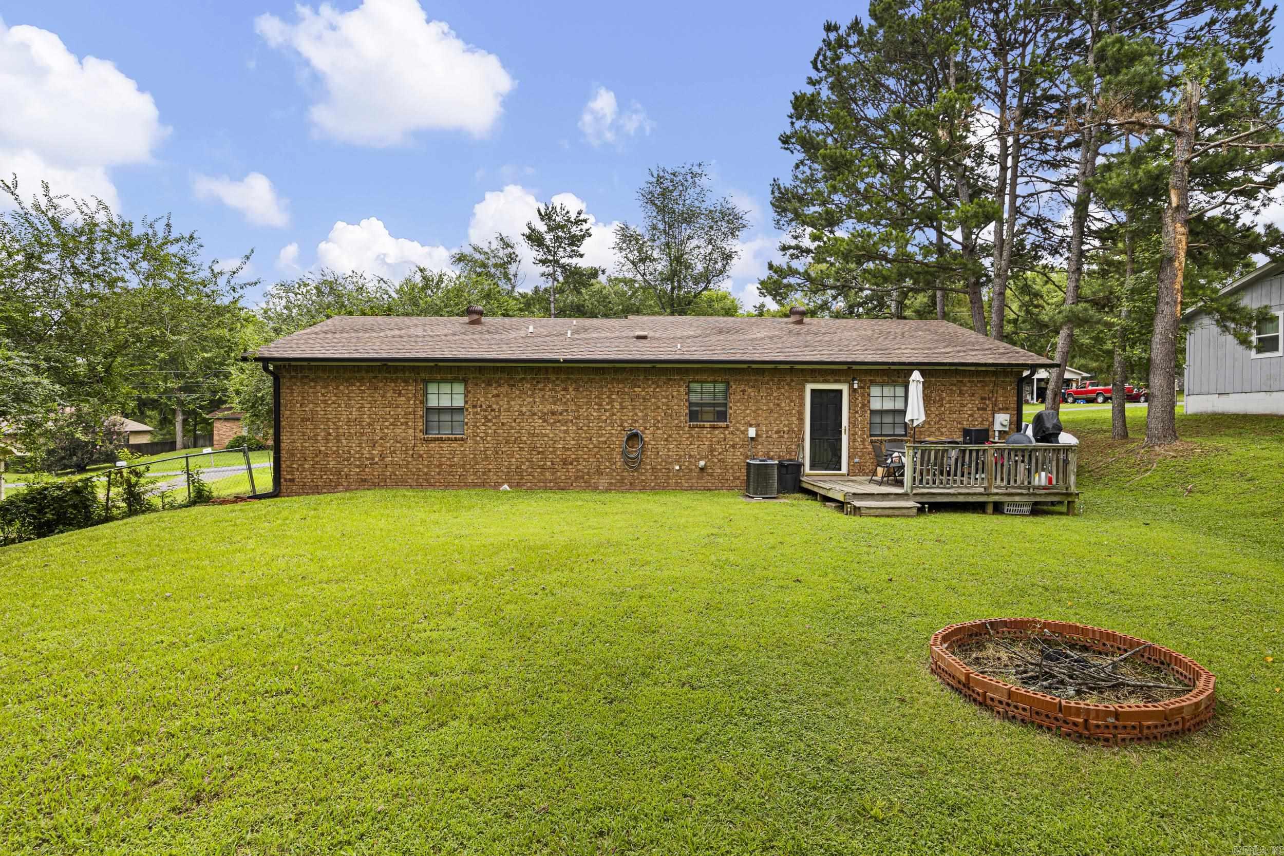 2901 N Greenwich  Russellville, AR