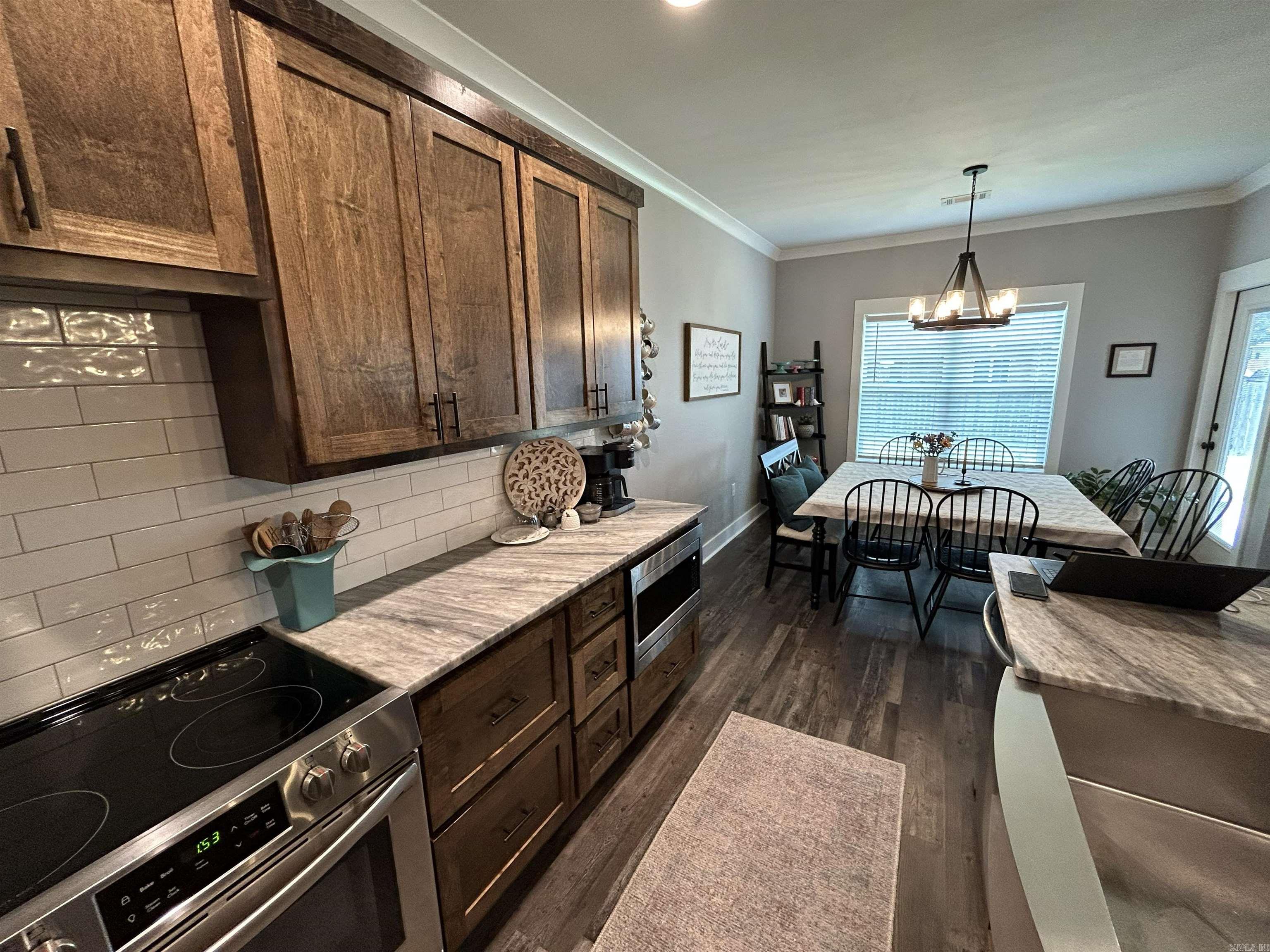11 Sunny  Morrilton, AR