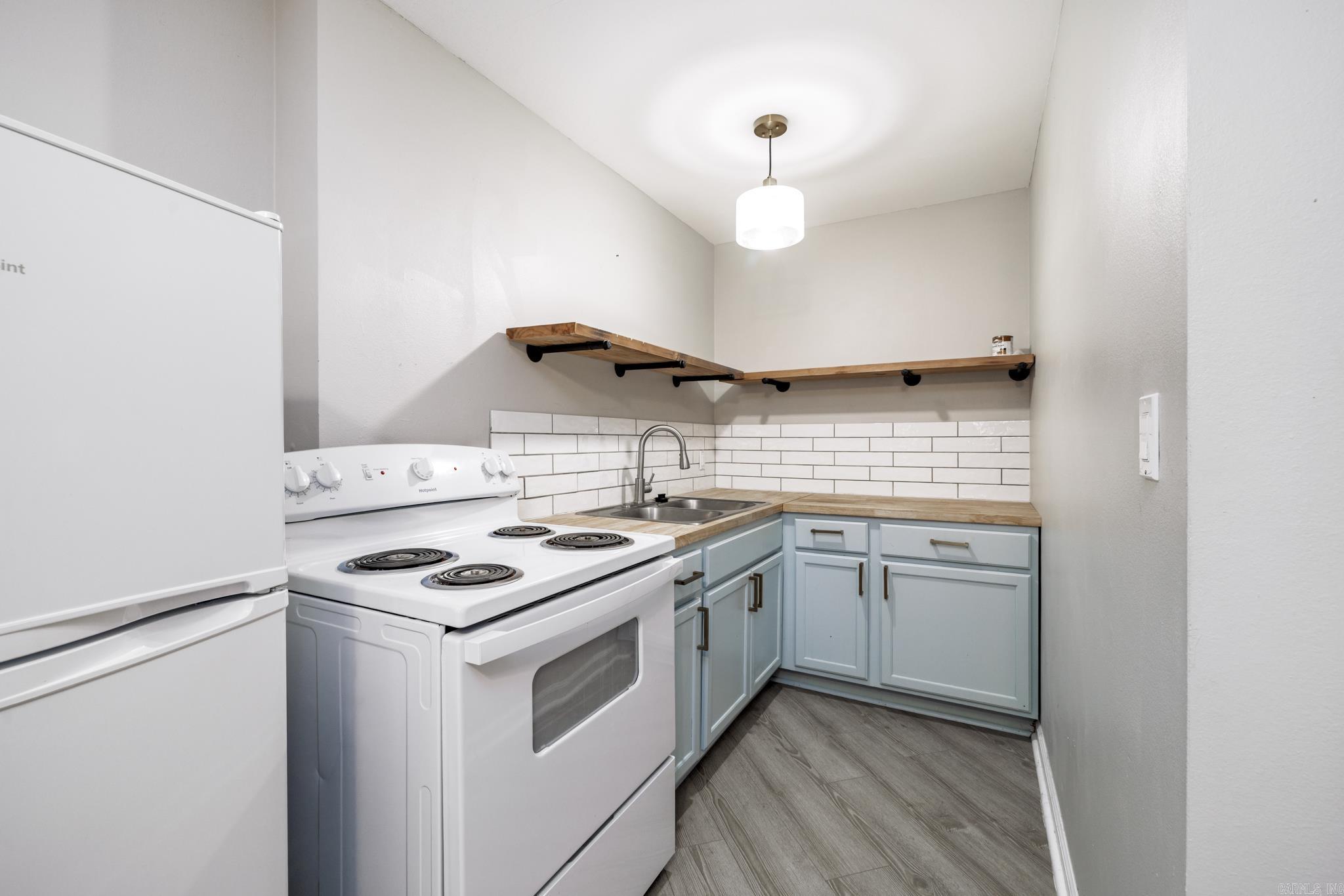Lower Level Kitchen (Kitchen#2!)