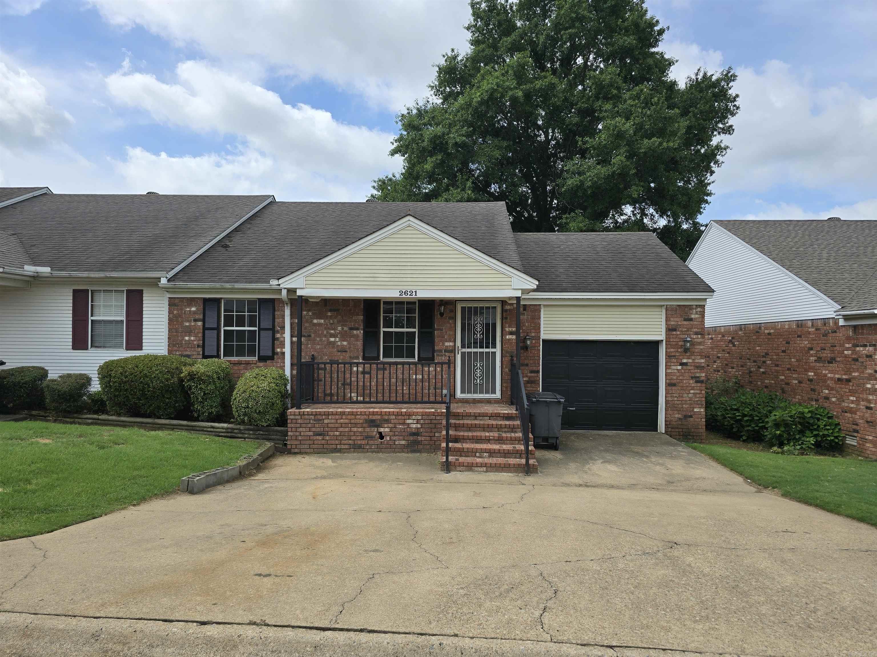 2621 Oak Meadows  Searcy, AR