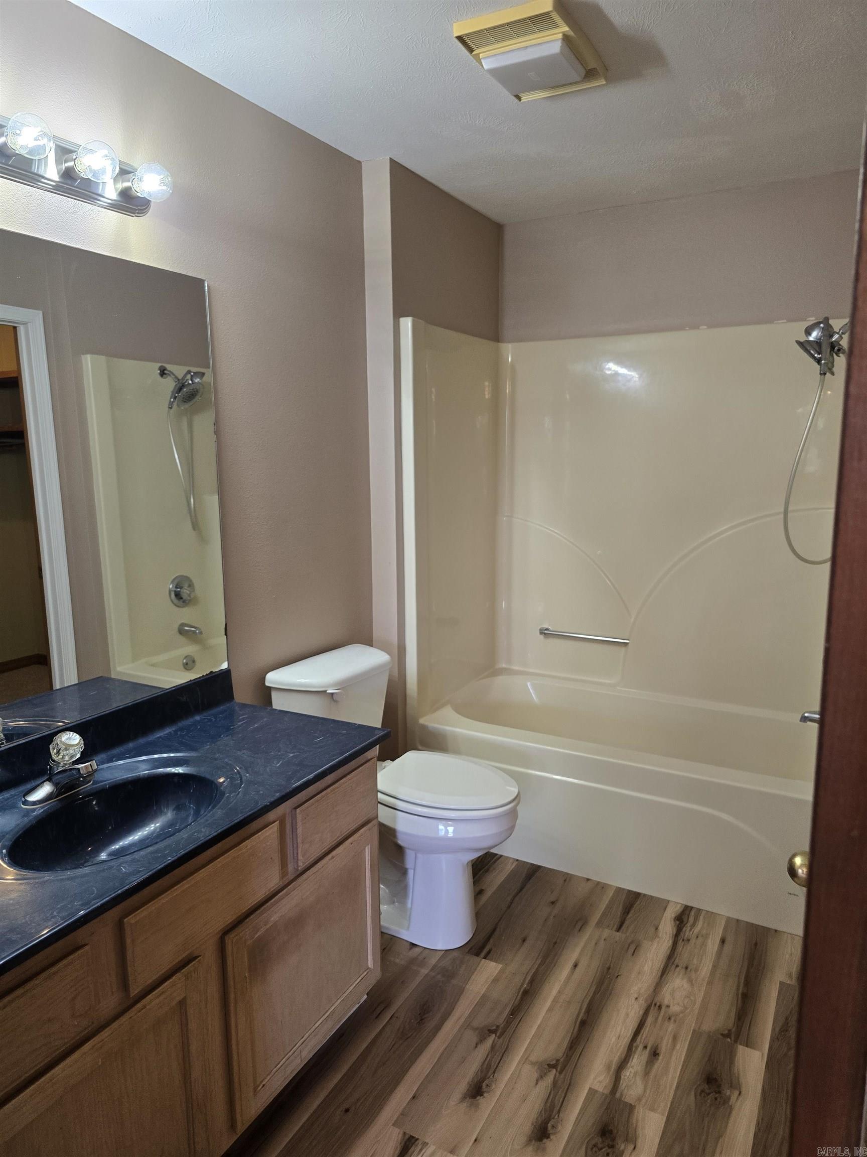 2621 Oak Meadows  Searcy, AR