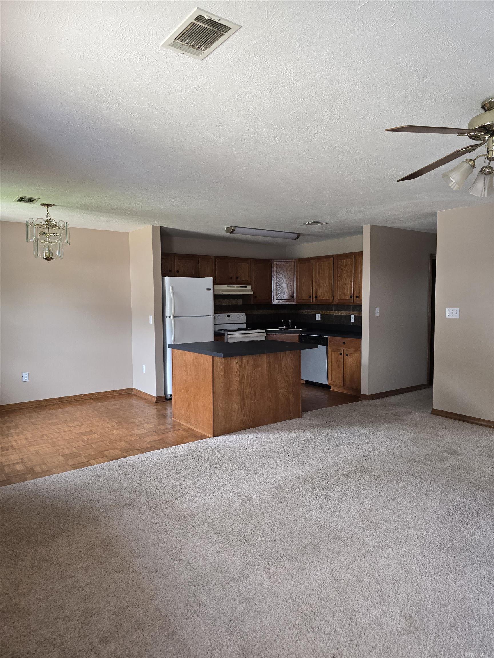 2621 Oak Meadows  Searcy, AR