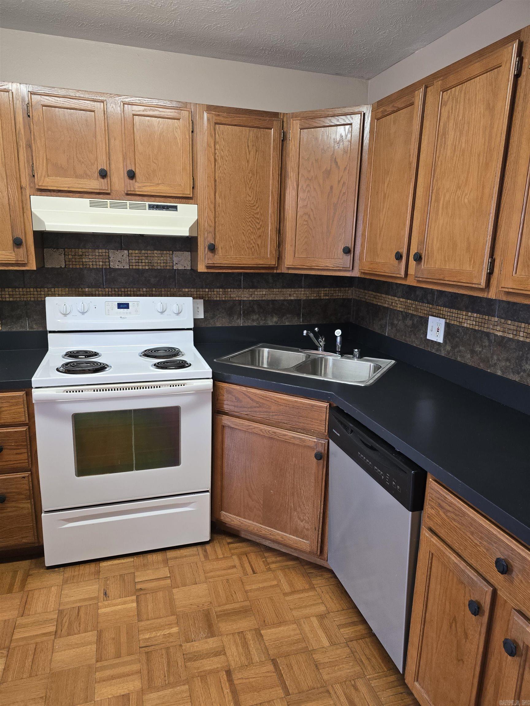2621 Oak Meadows  Searcy, AR