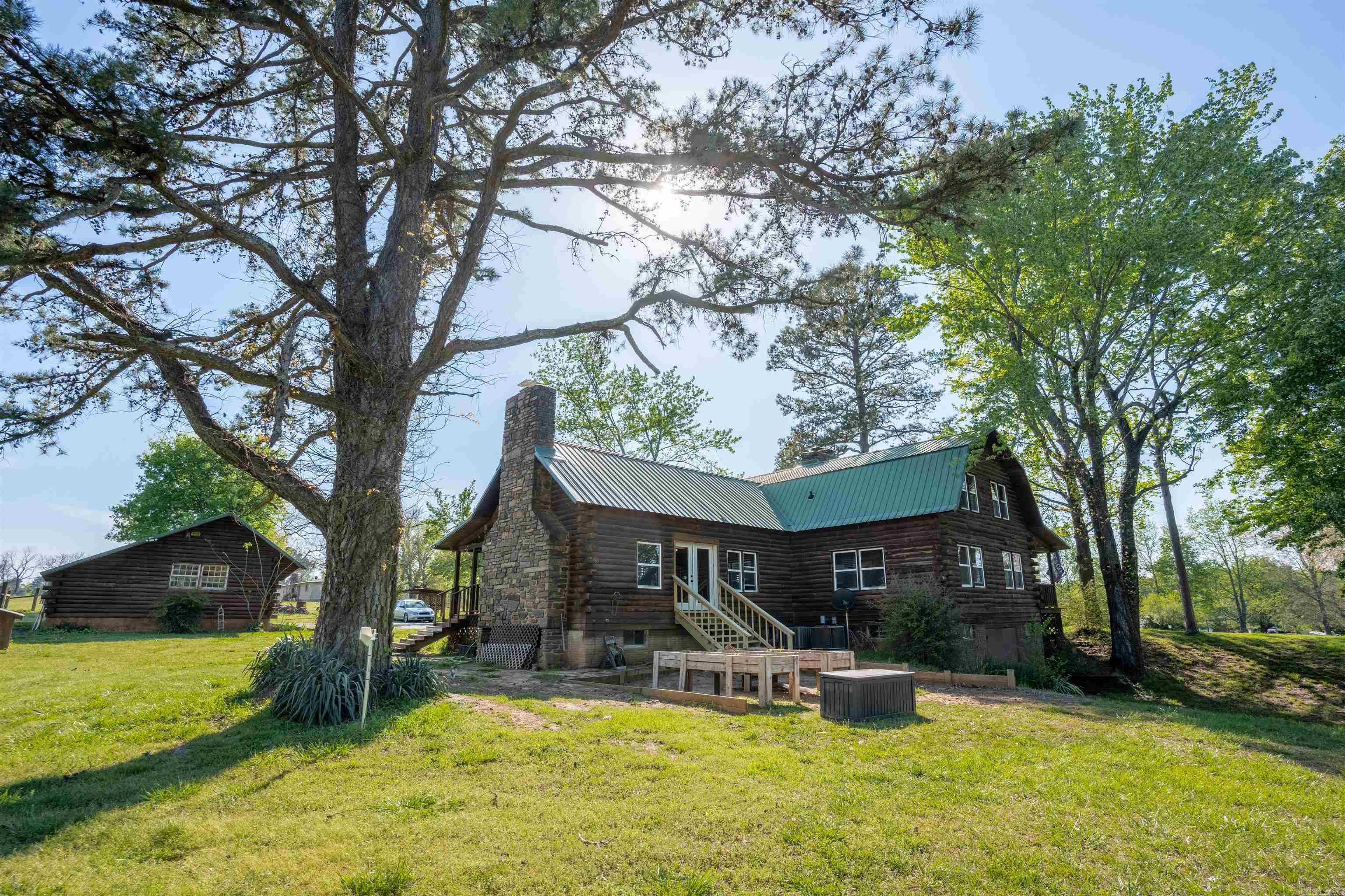 19852 N State Highway 7  Dardanelle, AR