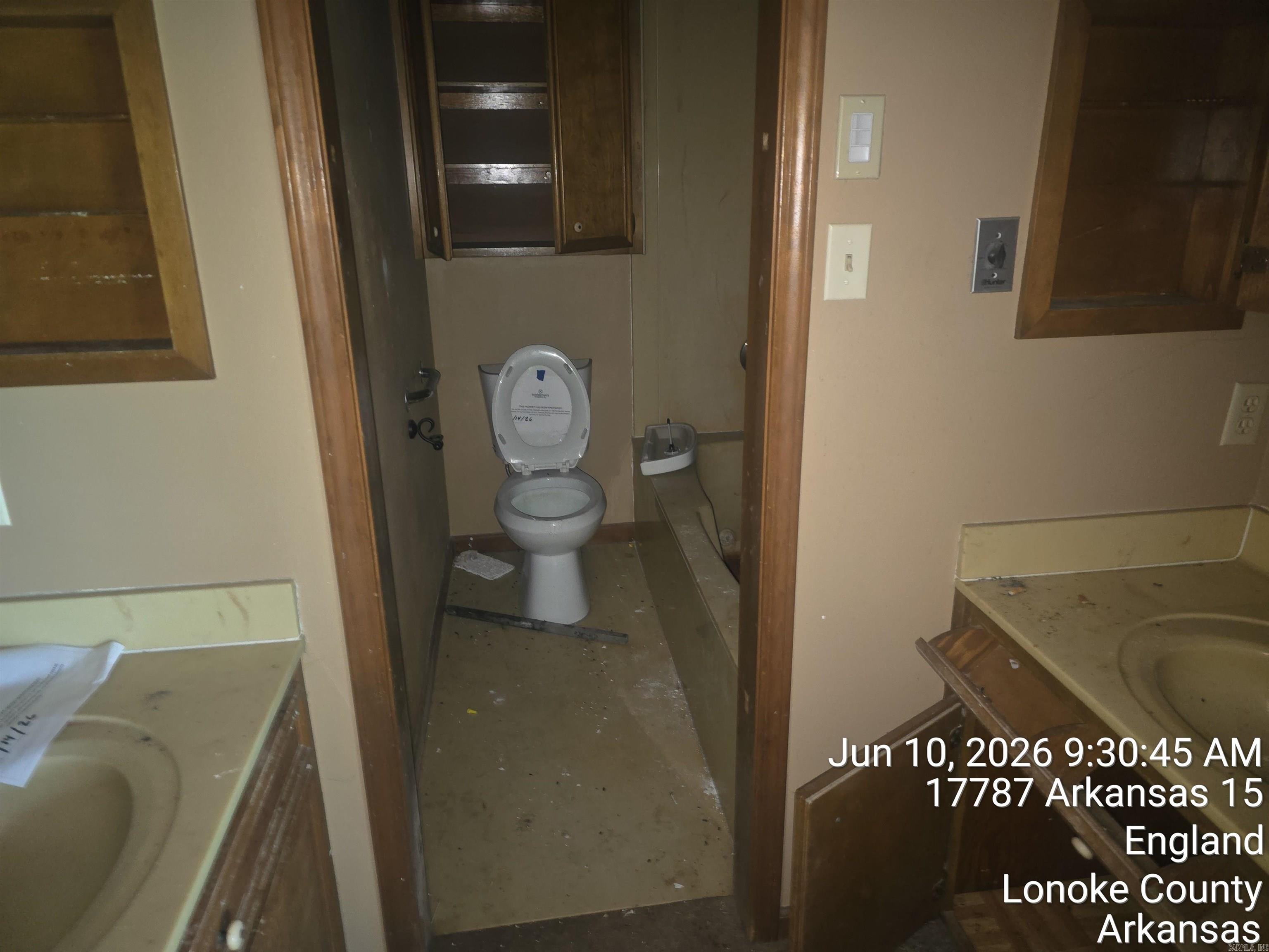 17787 15  England, AR