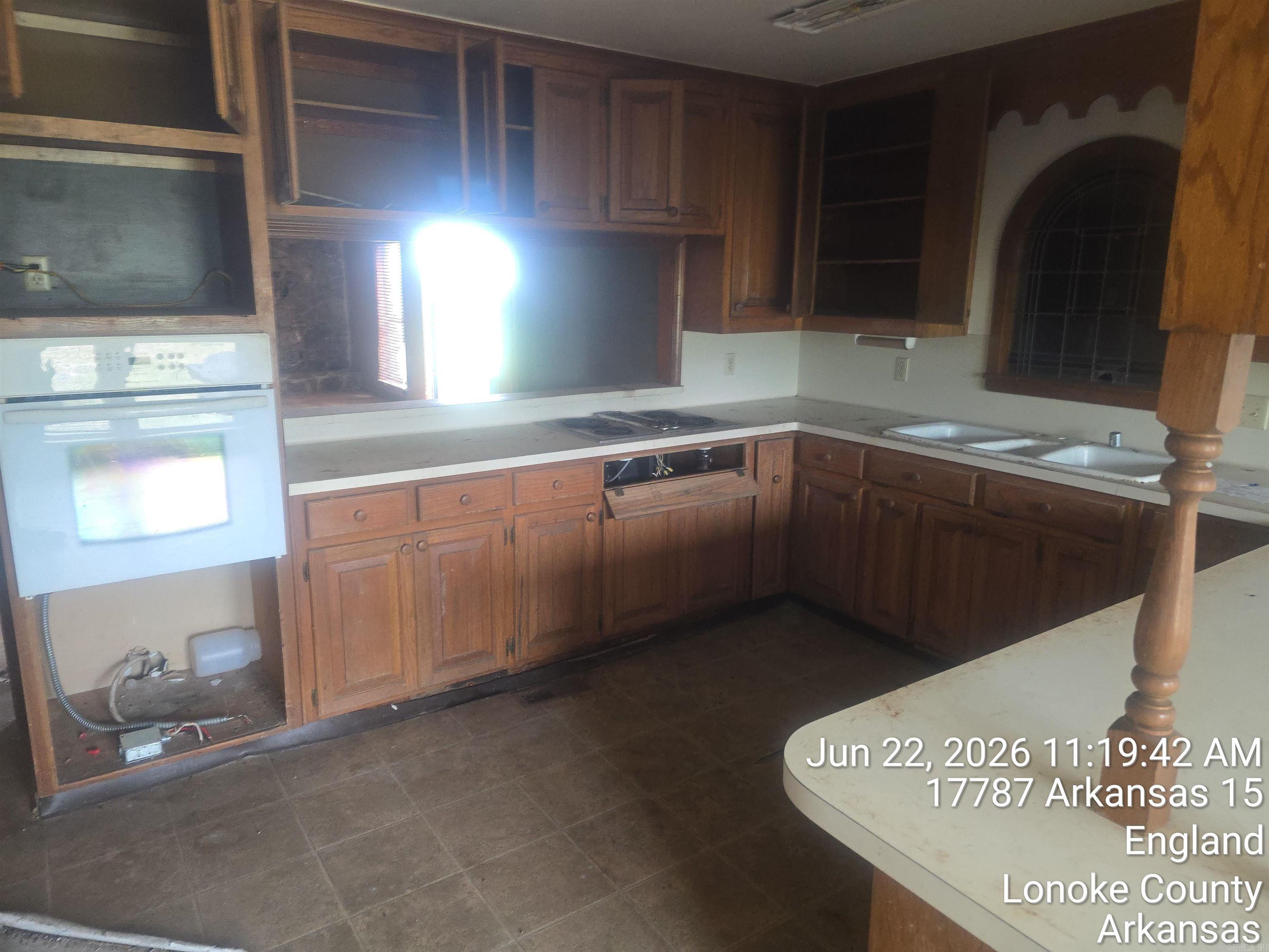 17787 15  England, AR