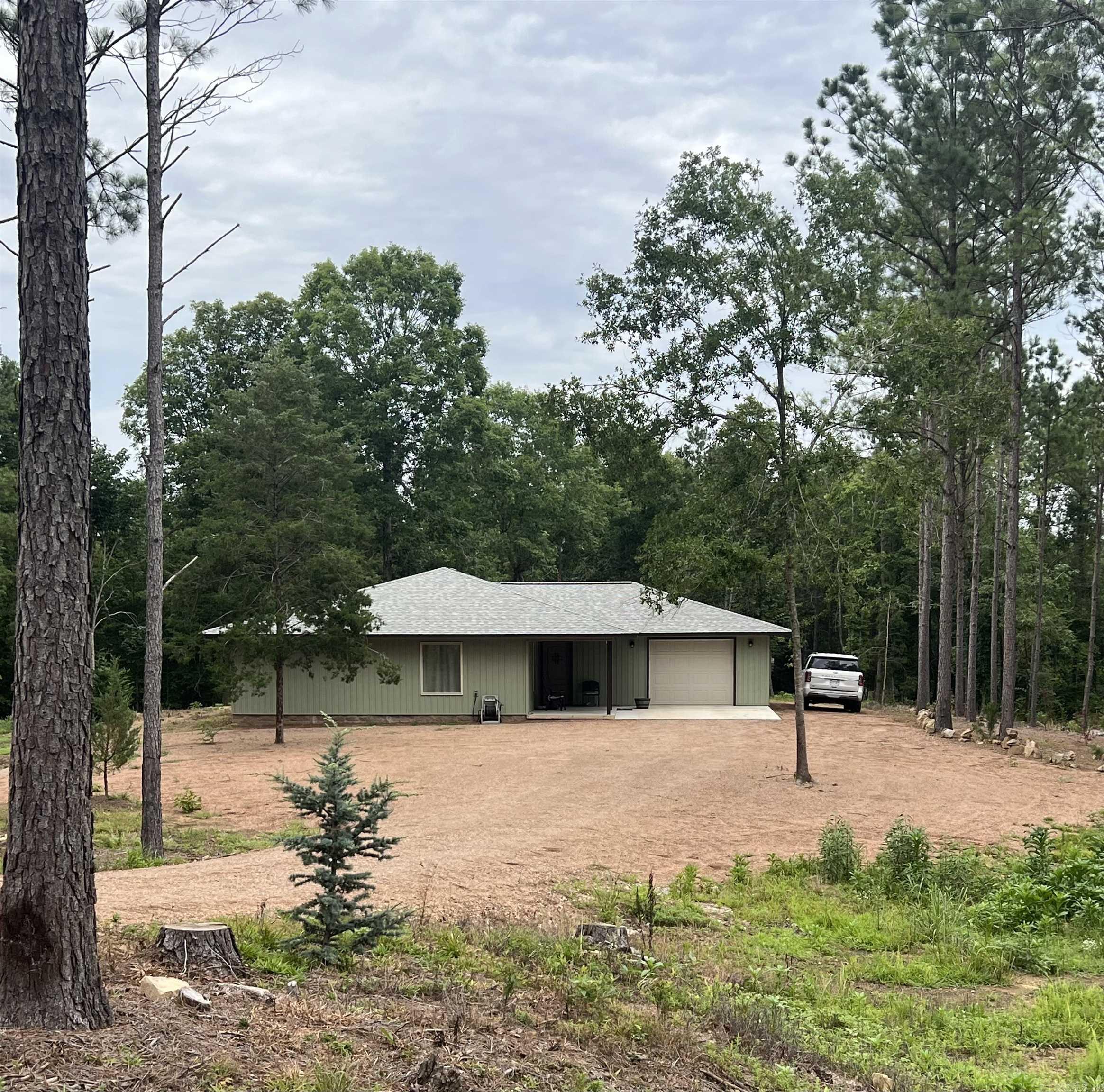 18 Castle road  Amity, AR