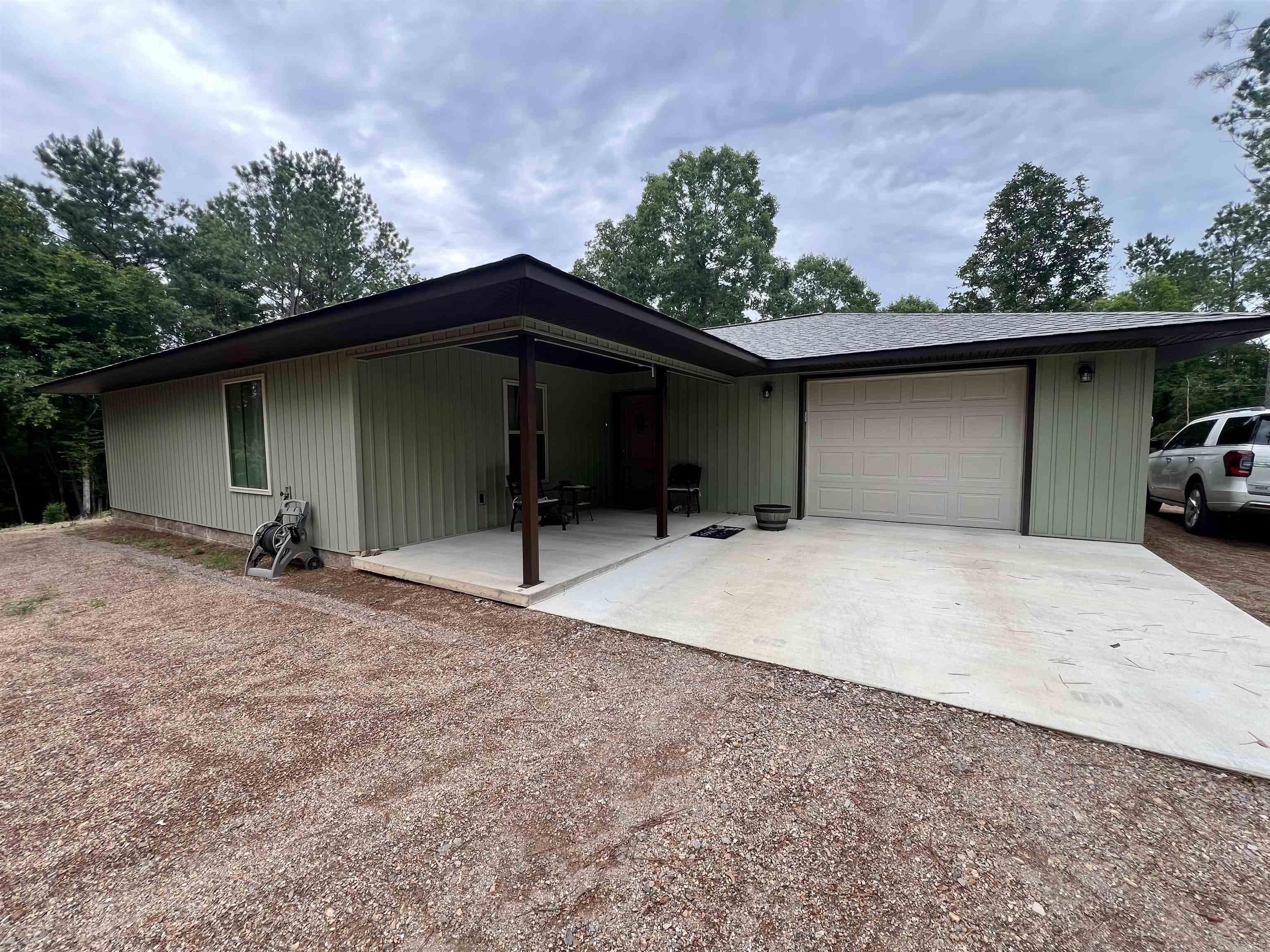 18 Castle road  Amity, AR