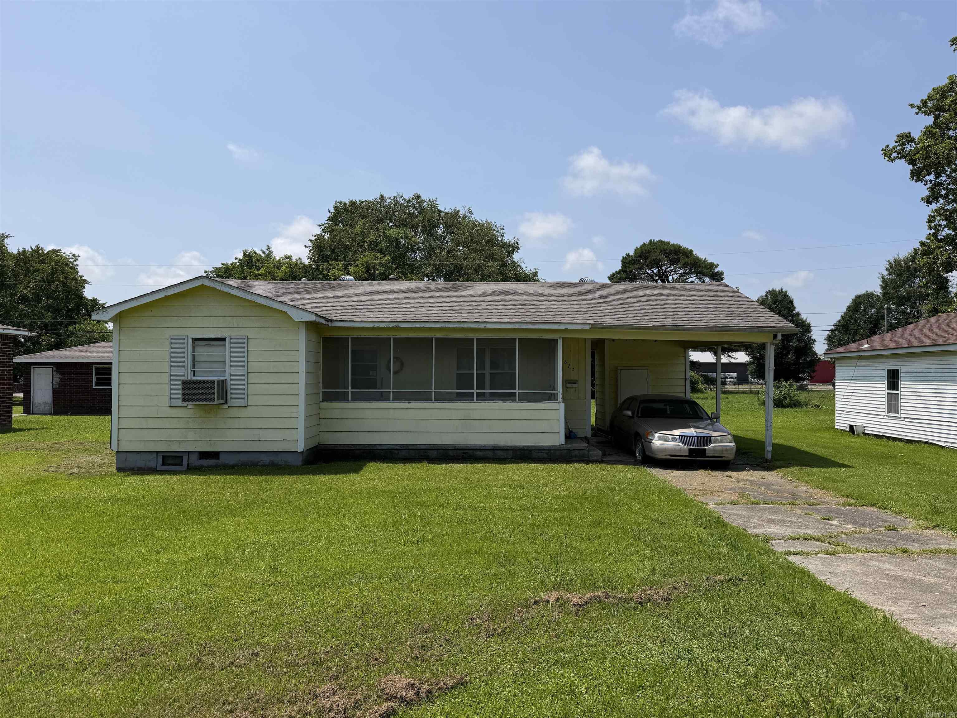 675 E Jackson  Piggott, AR