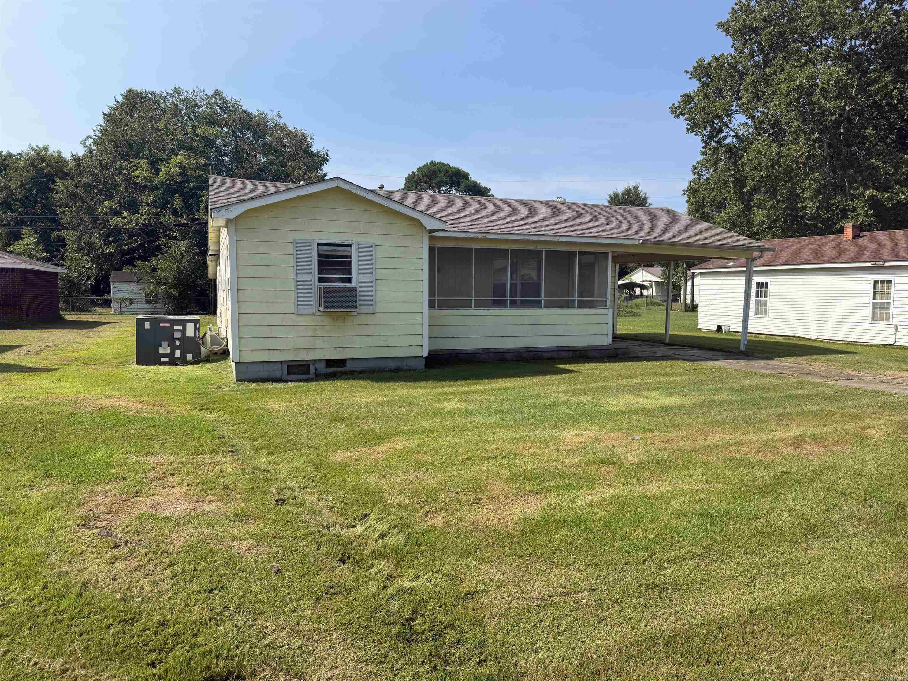 675 E Jackson  Piggott, AR