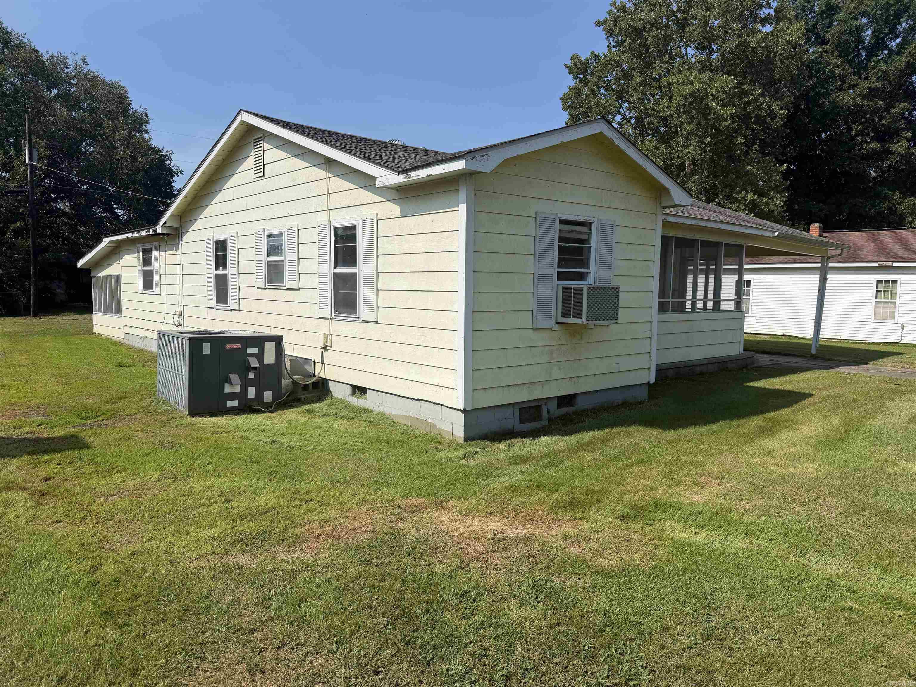 675 E Jackson  Piggott, AR
