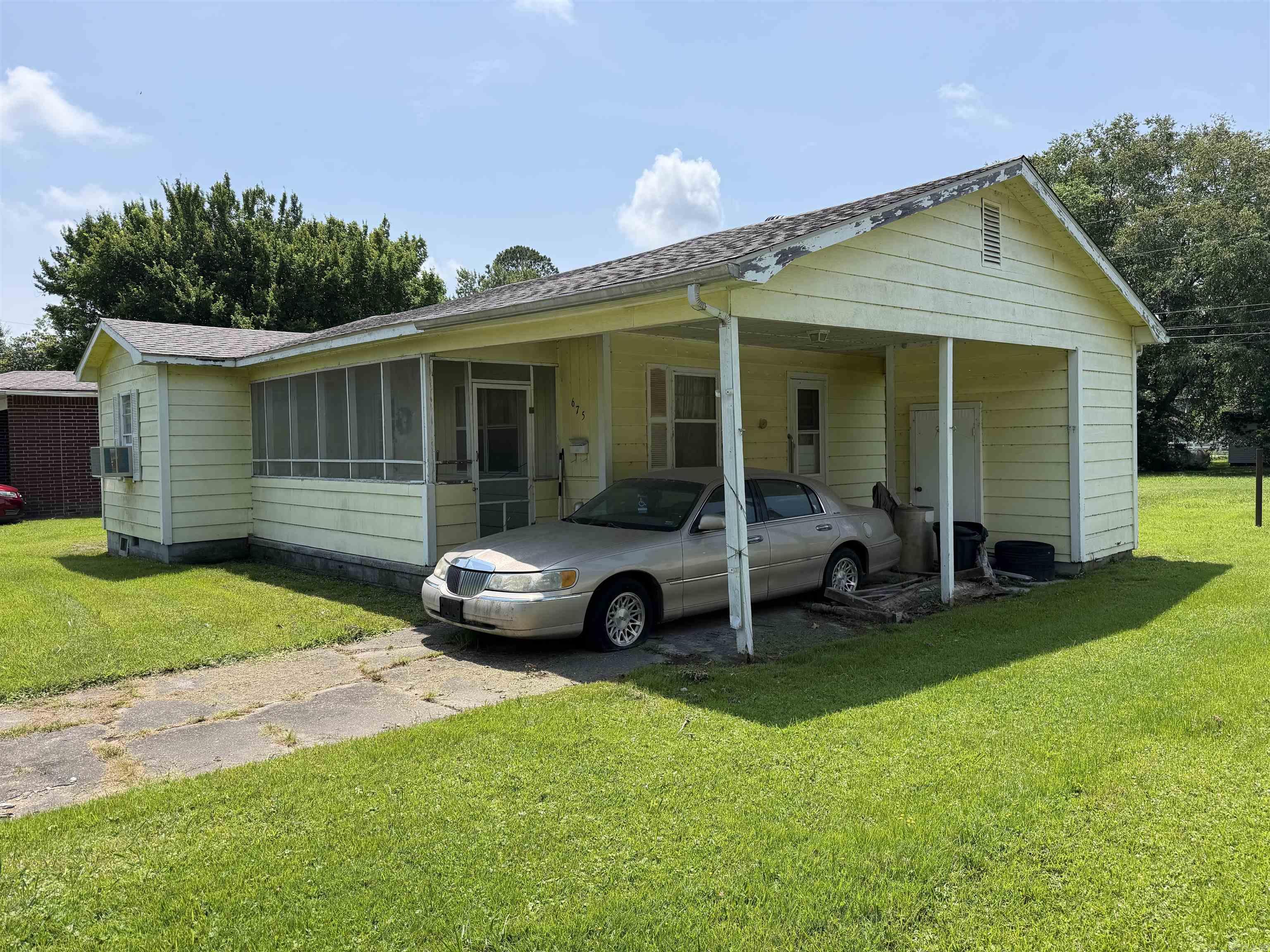 675 E Jackson  Piggott, AR