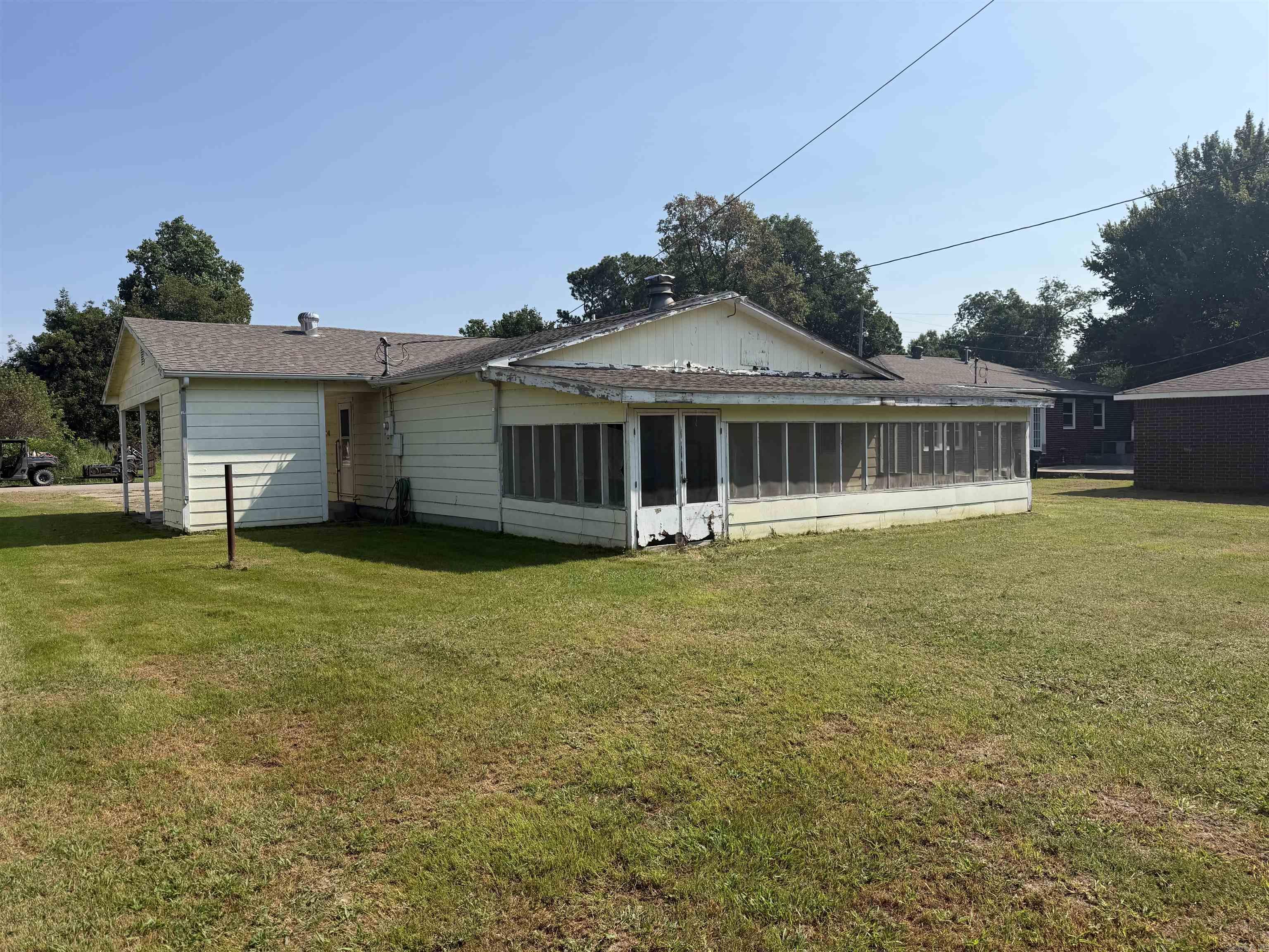 675 E Jackson  Piggott, AR