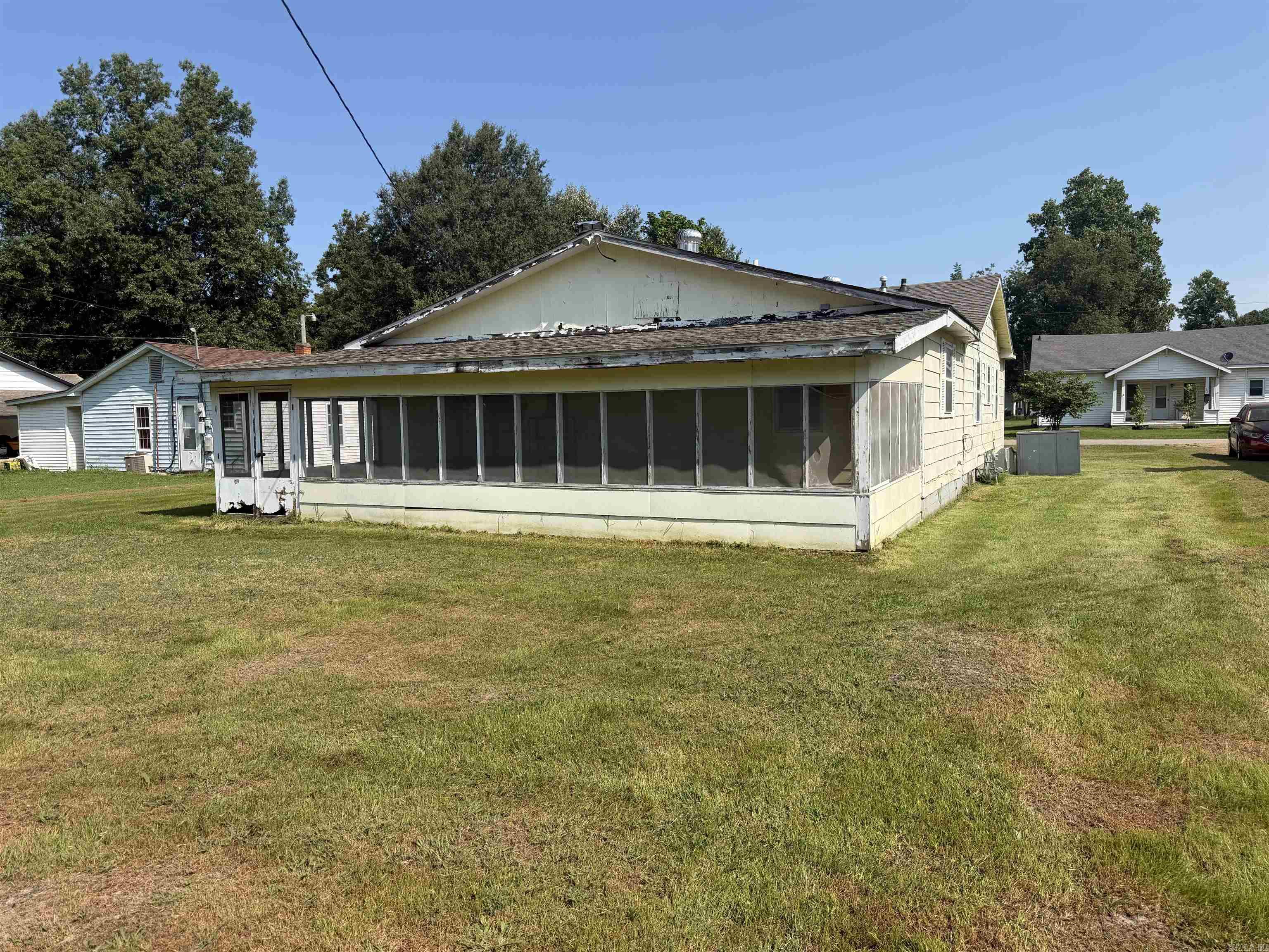 675 E Jackson  Piggott, AR