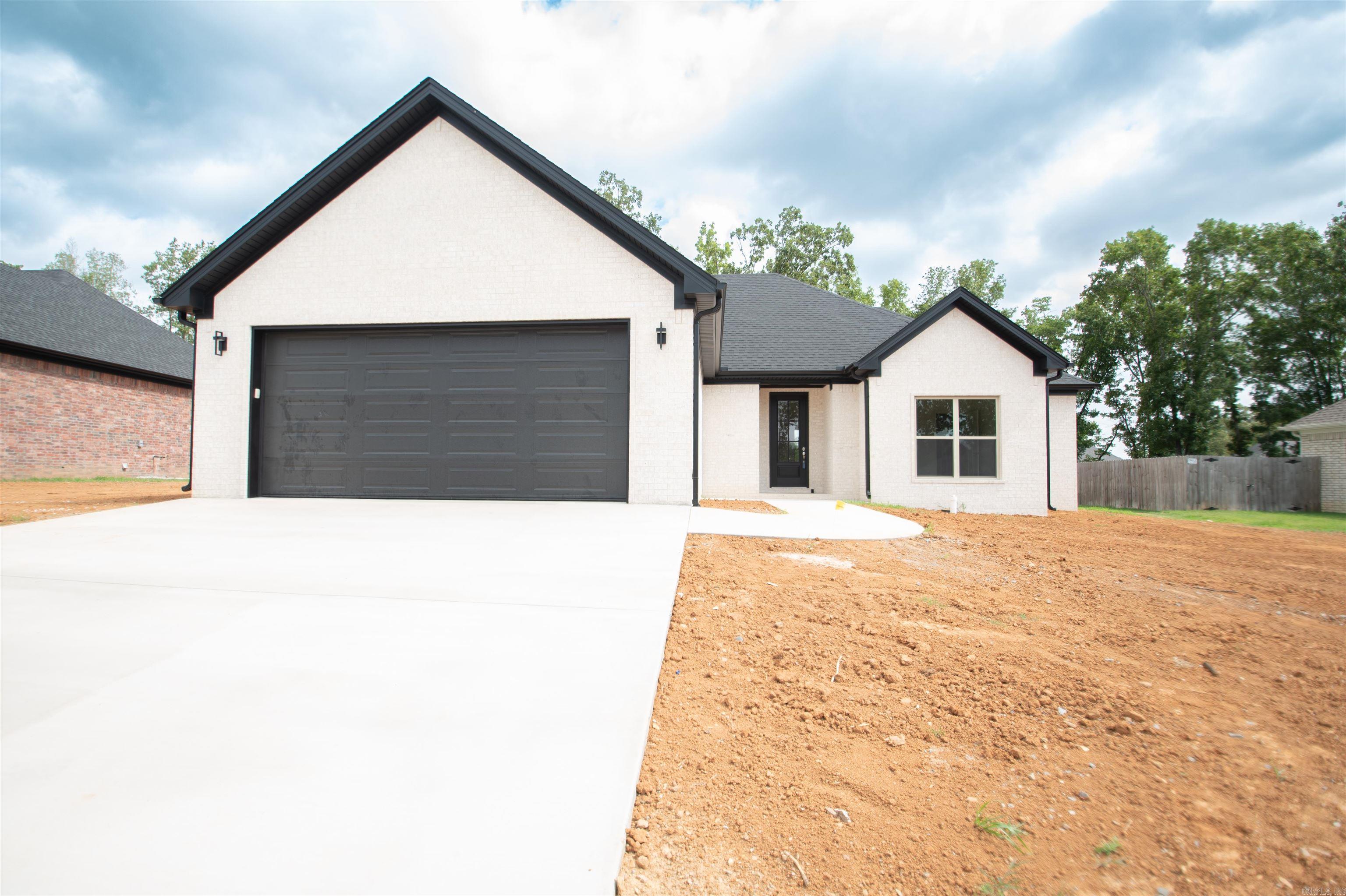 177 Hayden Drive — photo 2