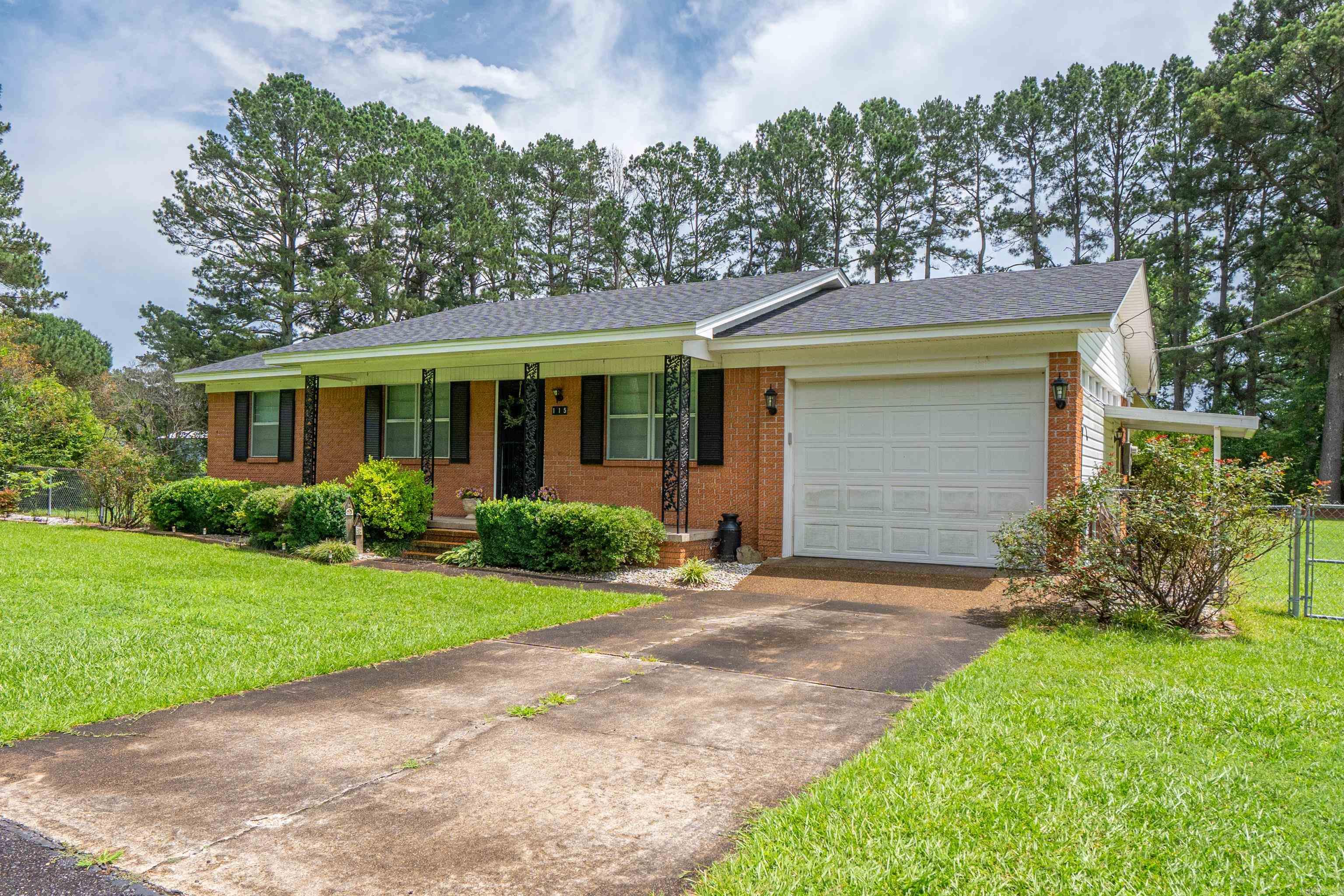 115 Larkin  Malvern, AR