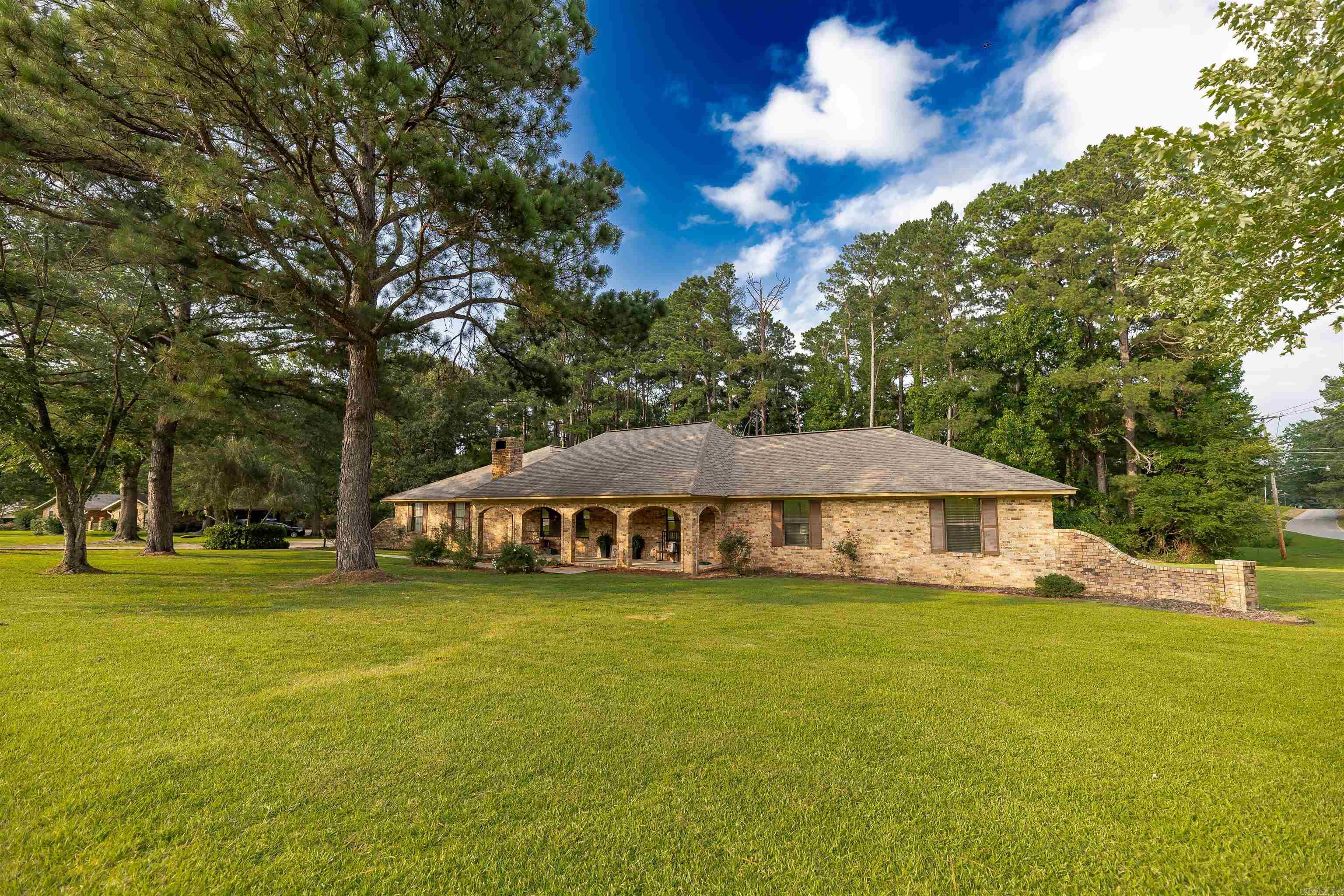 233 Chinquepin Dr  Magnolia, AR