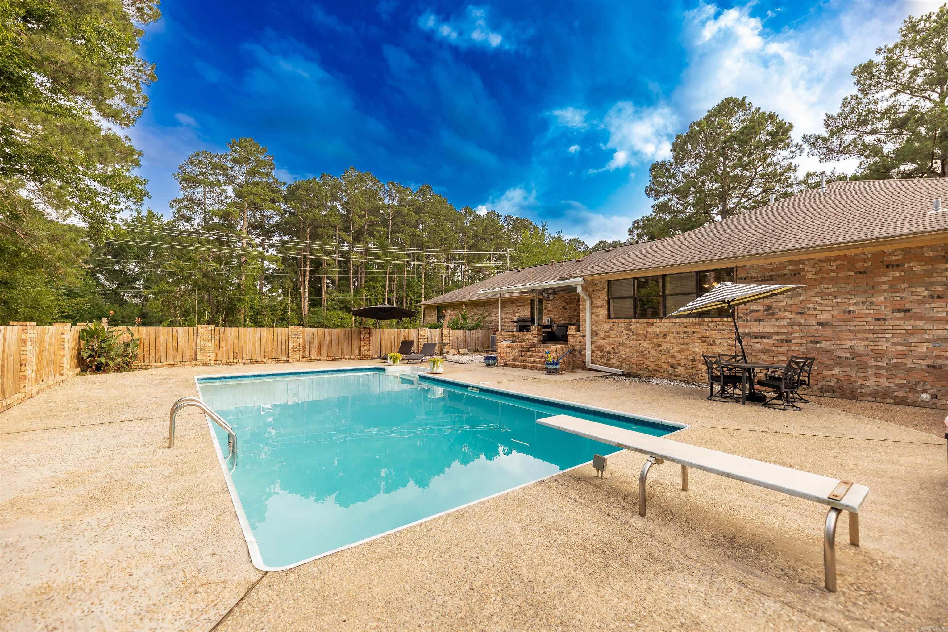 233 Chinquepin Dr  Magnolia, AR