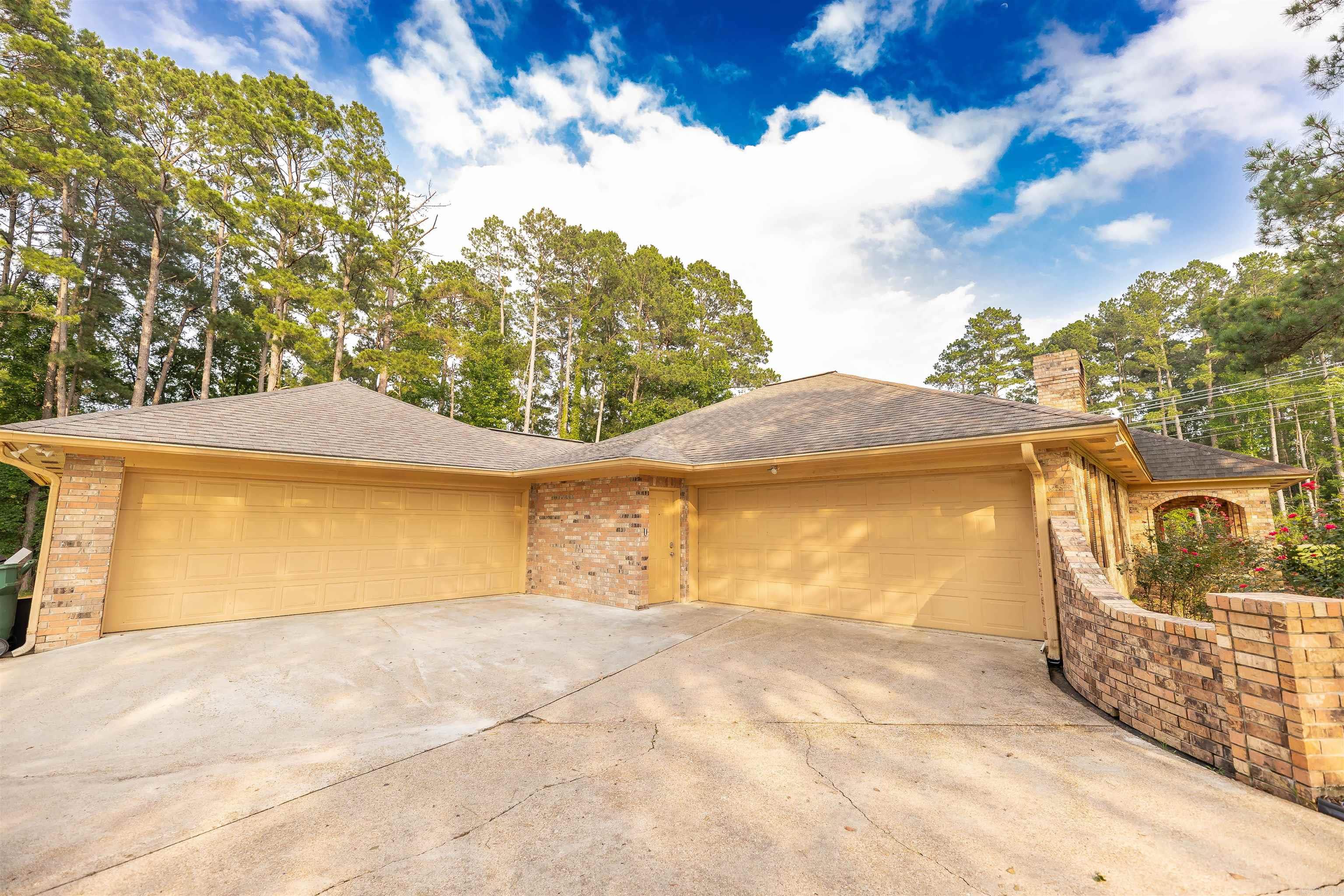 233 Chinquepin Dr  Magnolia, AR