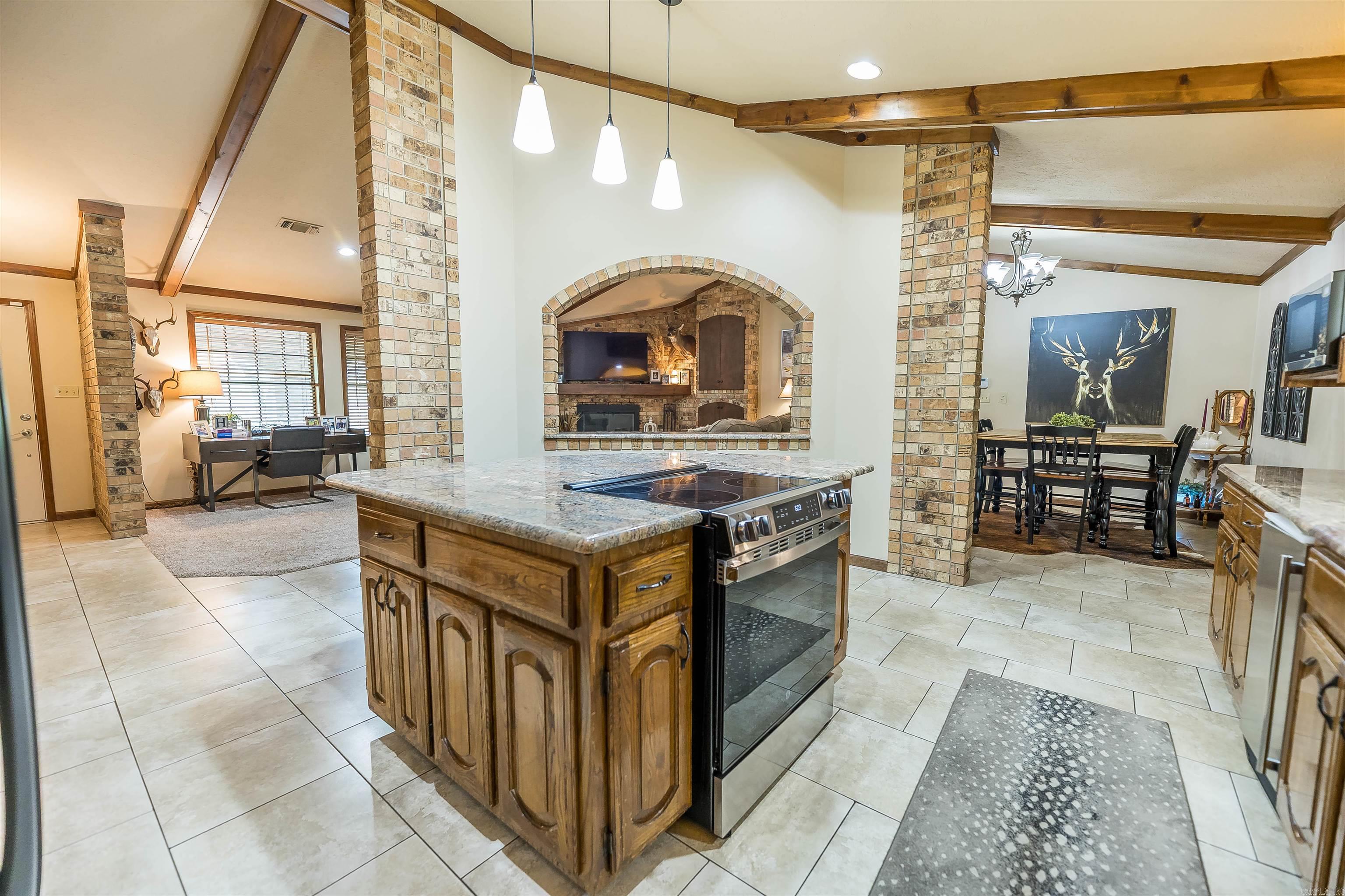 233 Chinquepin Dr  Magnolia, AR