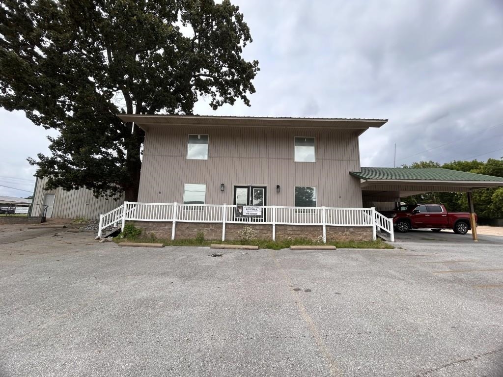 905 W Main  Mountain View, AR