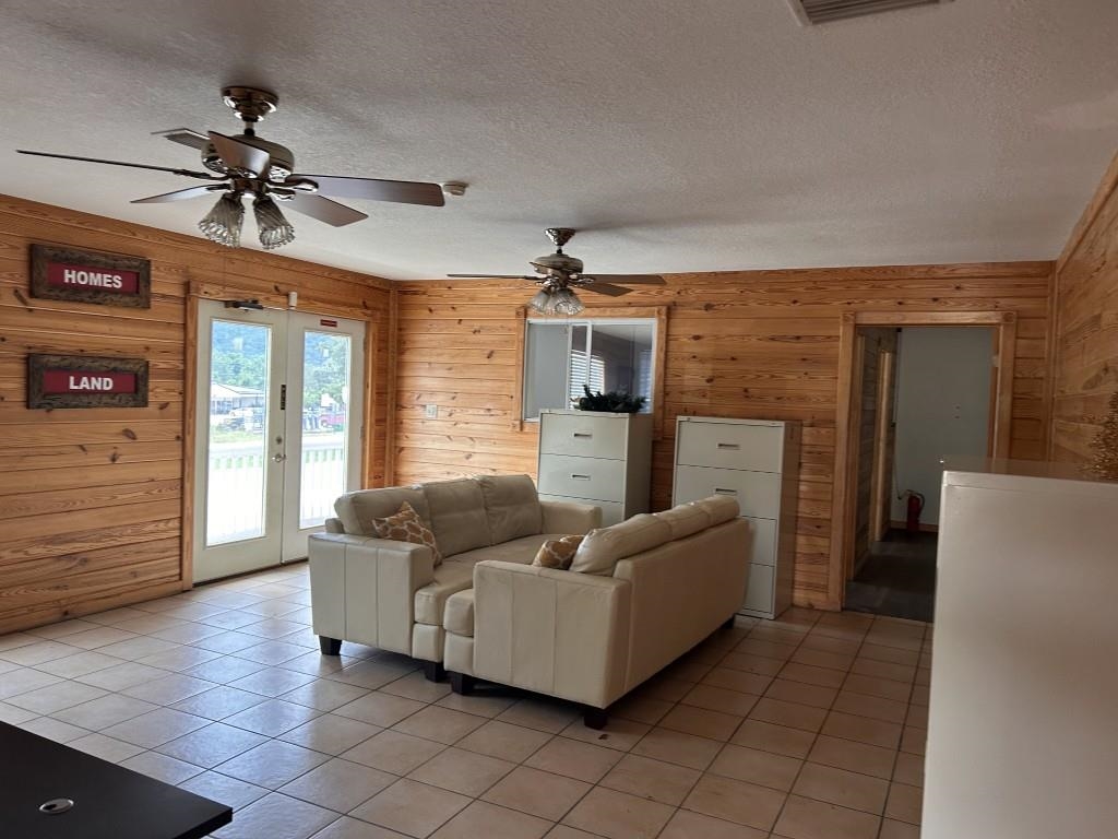 905 W Main  Mountain View, AR