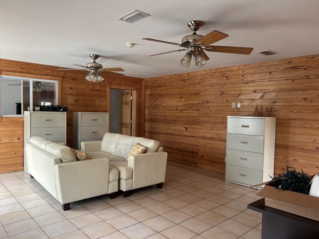 905 W Main  Mountain View, AR