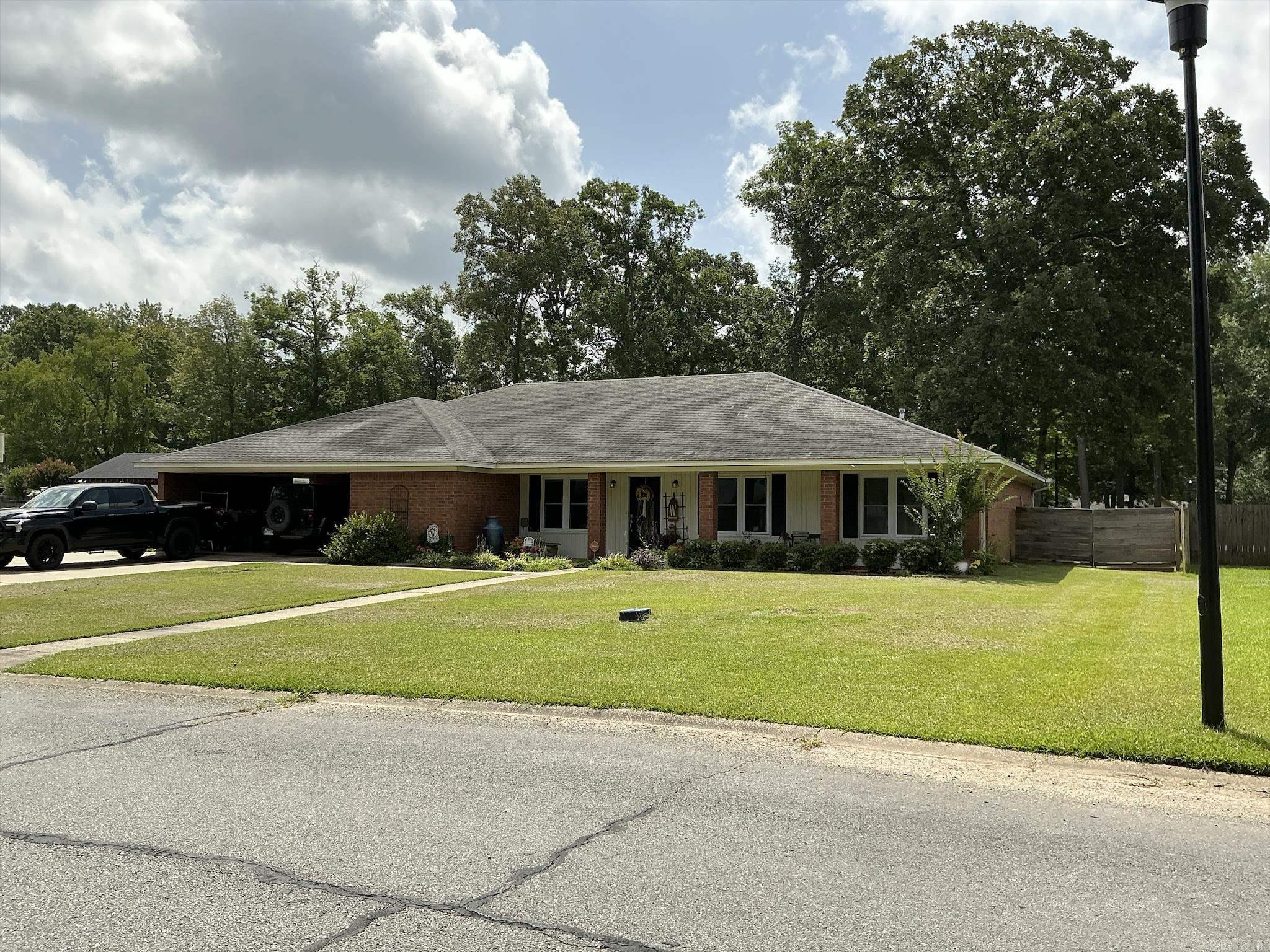 110 Sycamore Circle  Crossett, AR