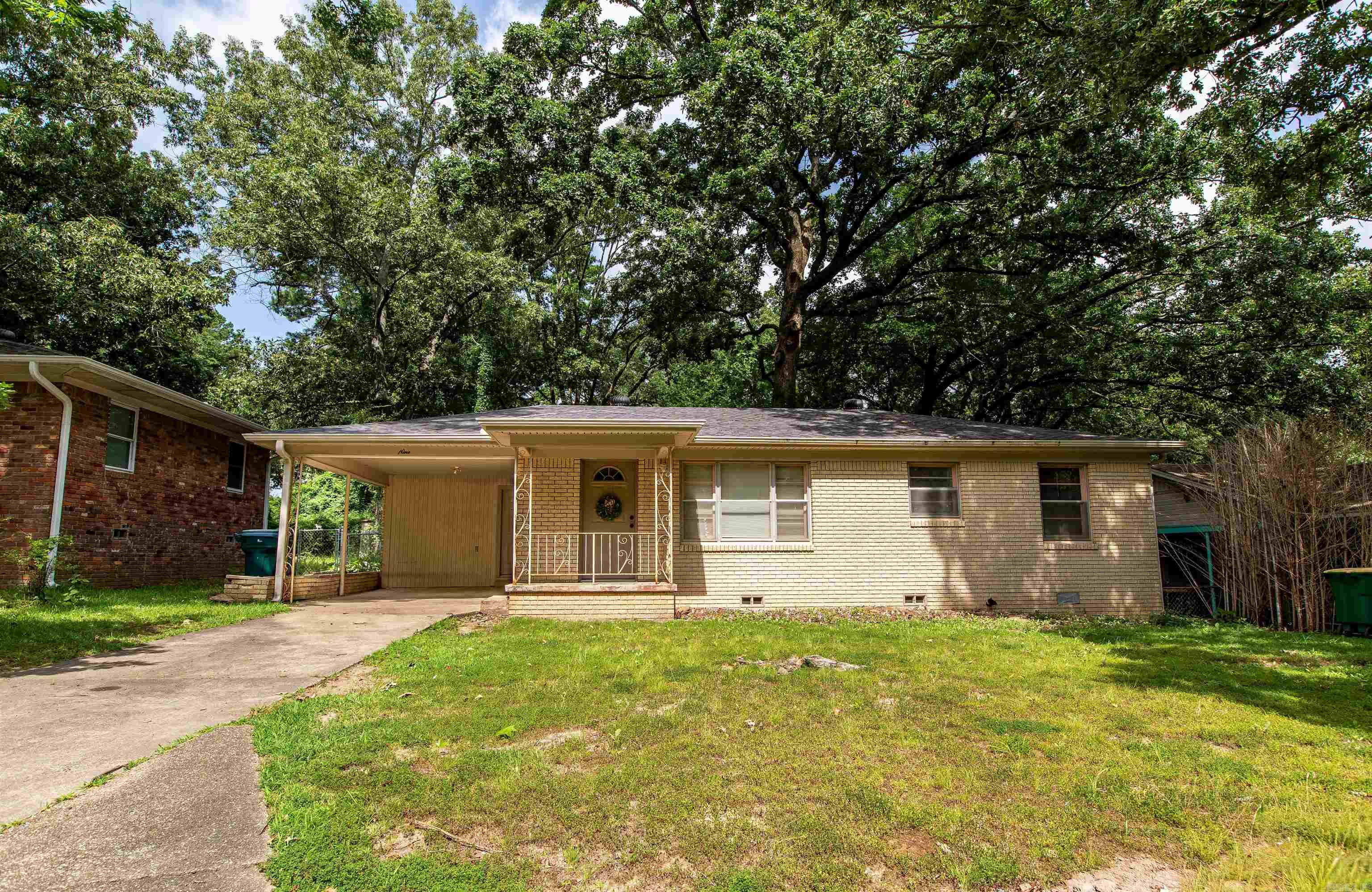 9 Michaels  Little Rock, AR