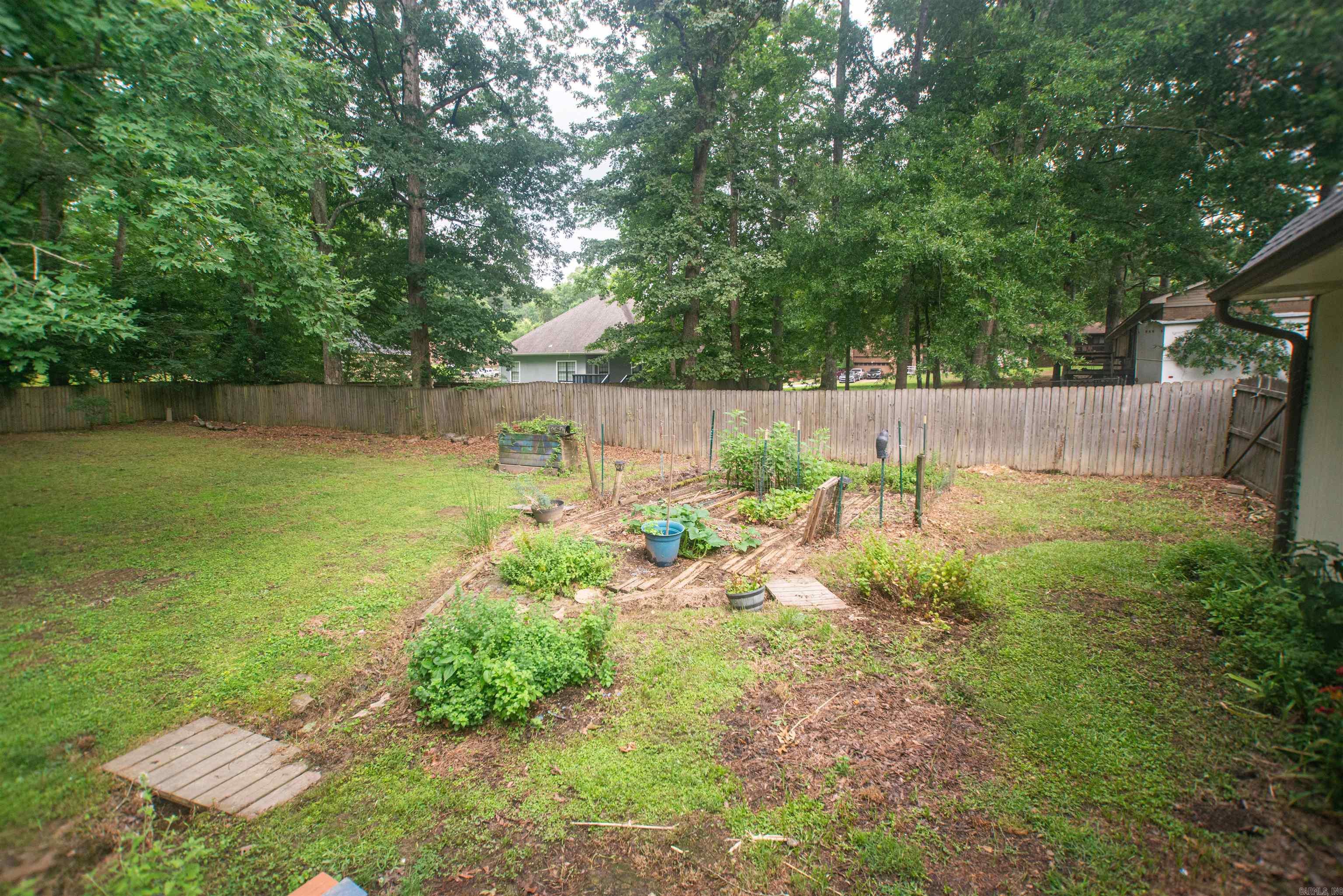 8809 Pea Ridge  Little Rock, AR