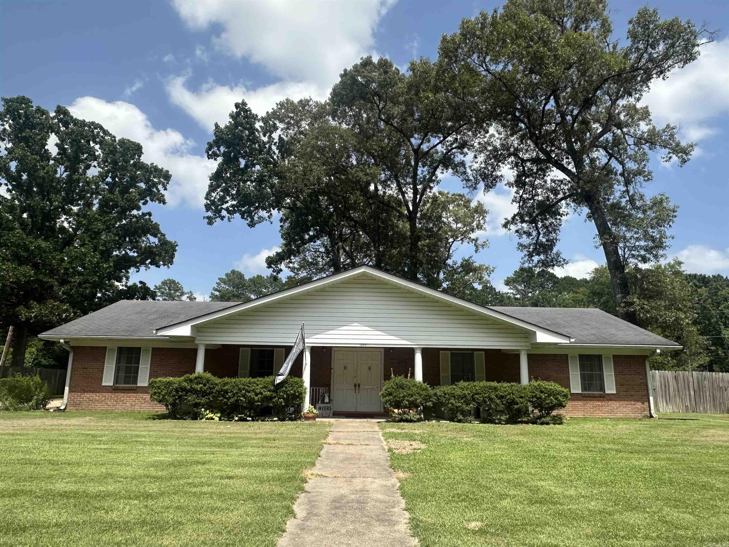 1203 Chestnut St  Crossett, AR