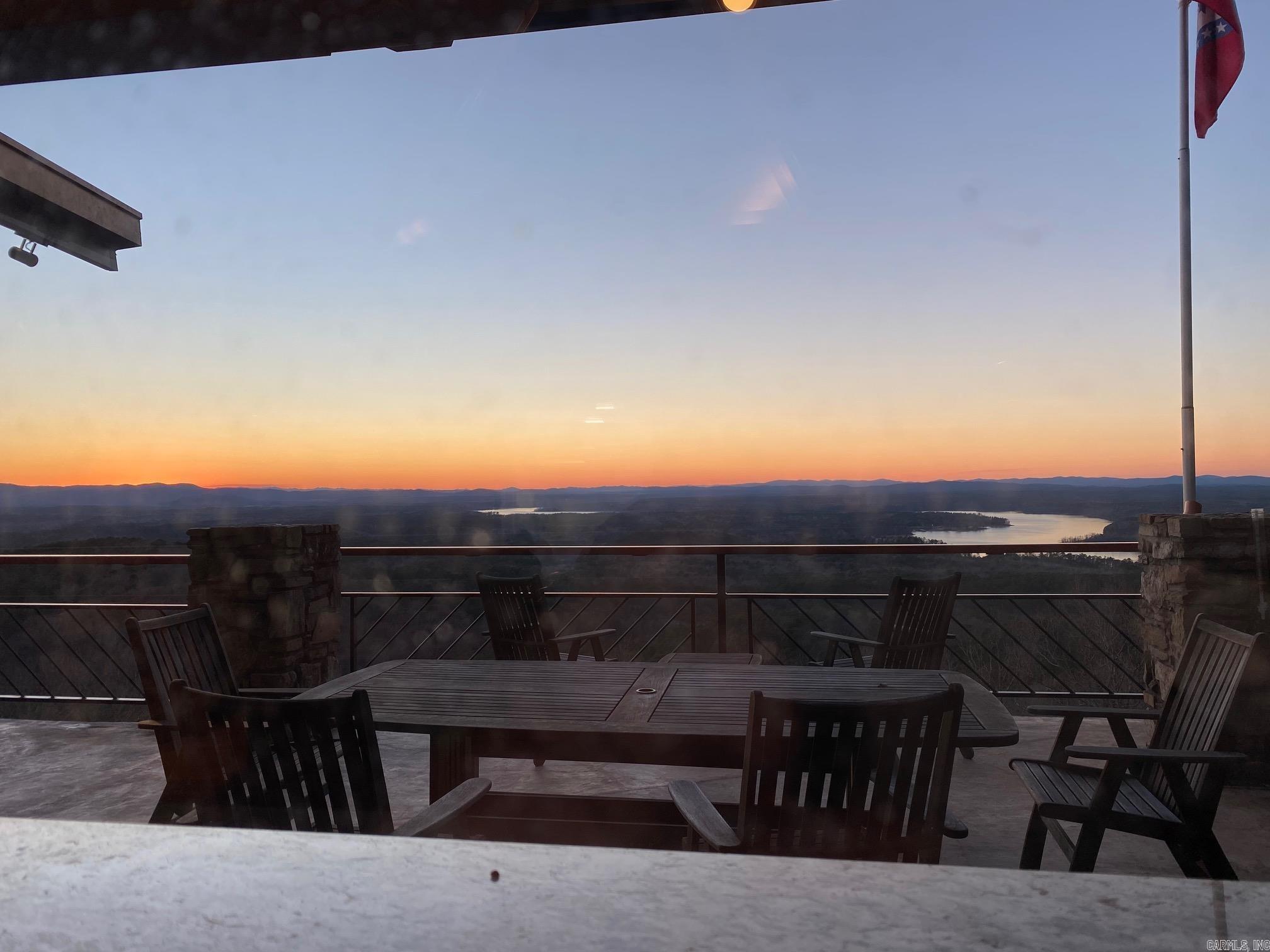 12 Lakeview  Mount Ida, AR