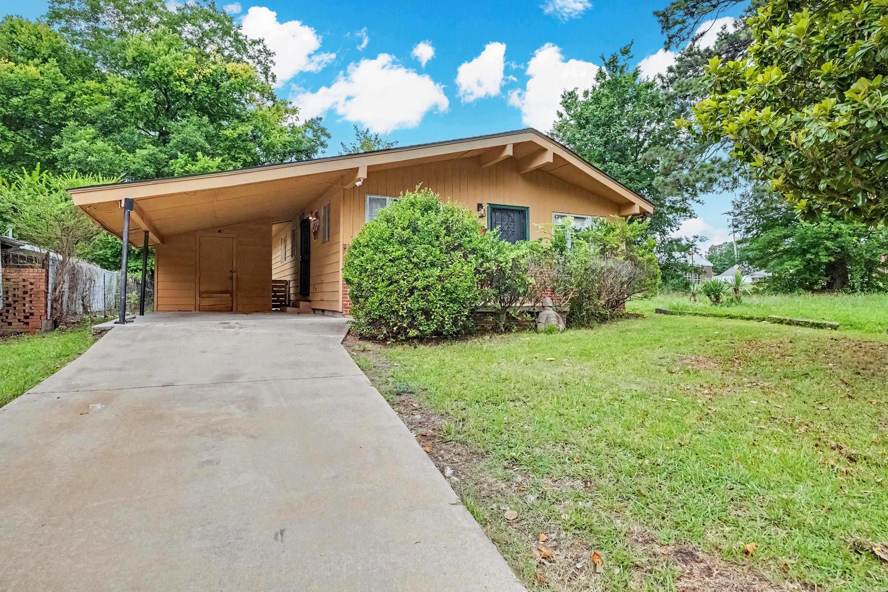 1866 Dennison St  Little Rock, AR