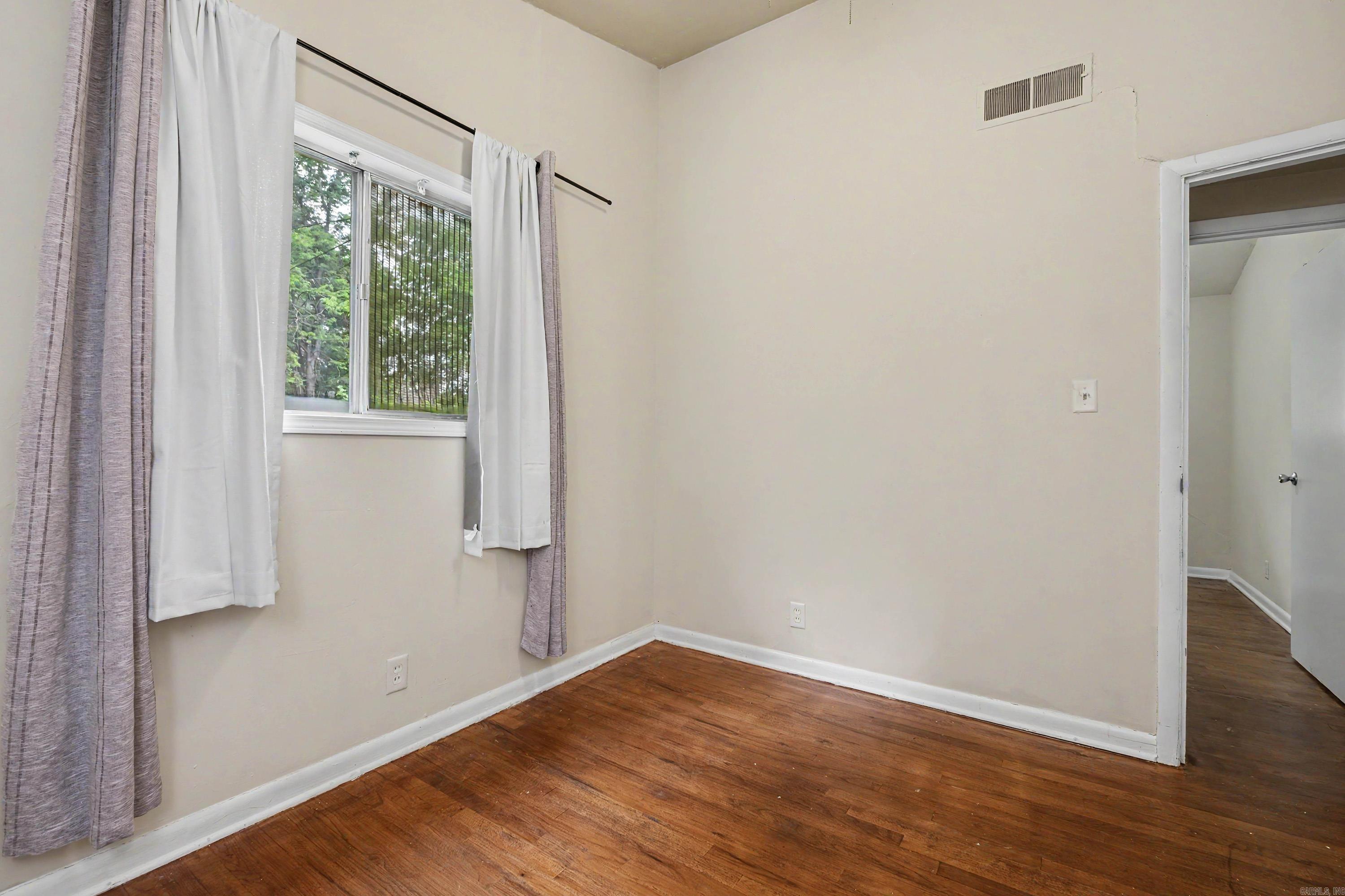 1866 Dennison St  Little Rock, AR