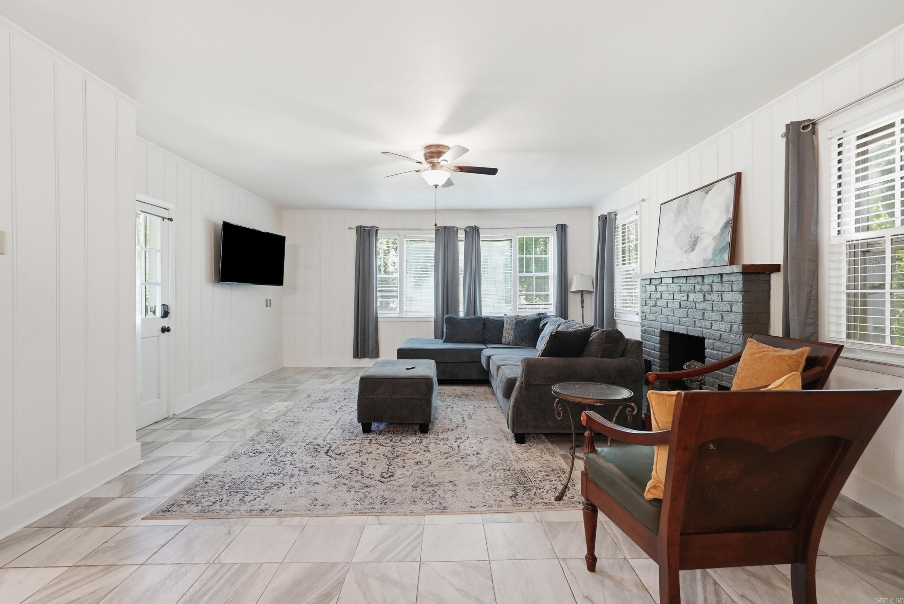 6109 Cantrell  Little Rock, AR