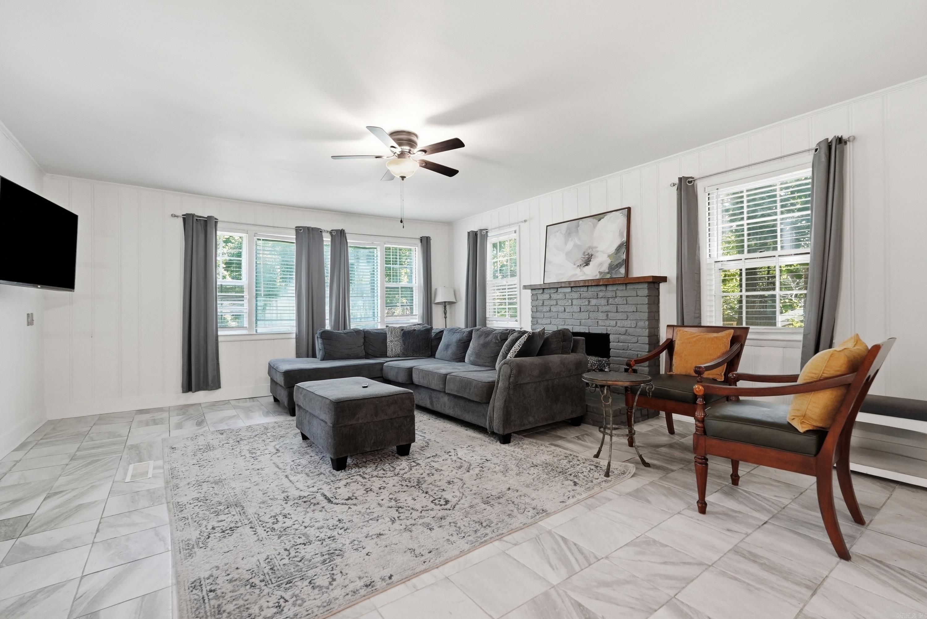 6109 Cantrell  Little Rock, AR